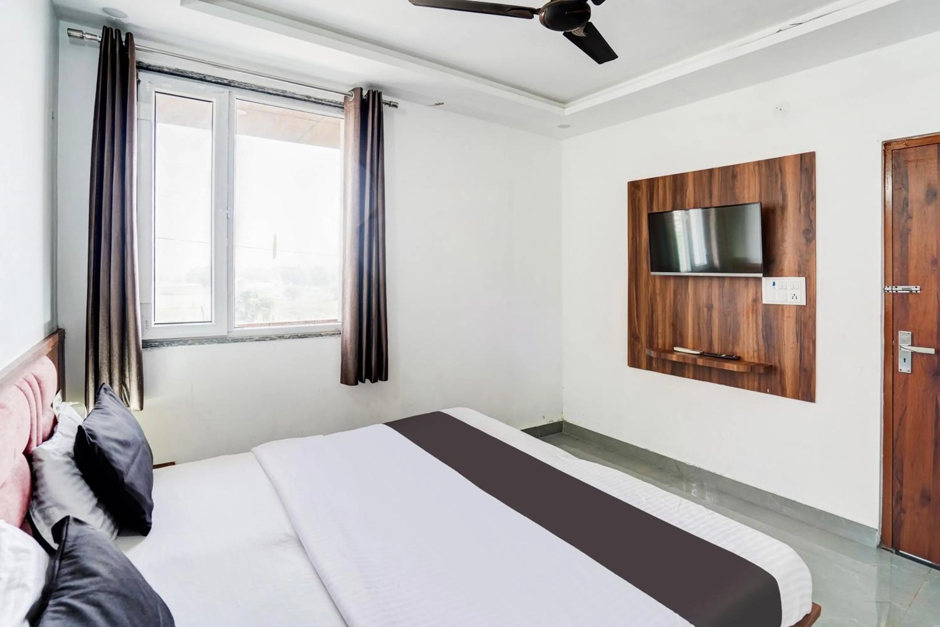 Bedroom, Bed in Hotel O Sunrakh Road Vrindavan Formerly Ganga Residency