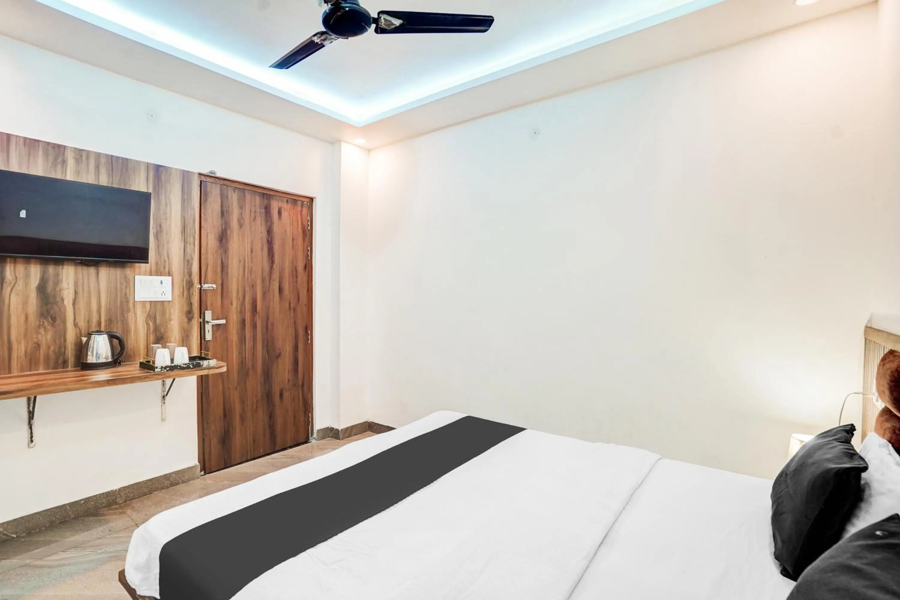 Bedroom, Bed in Hotel O Sunrakh Road Vrindavan Formerly Ganga Residency