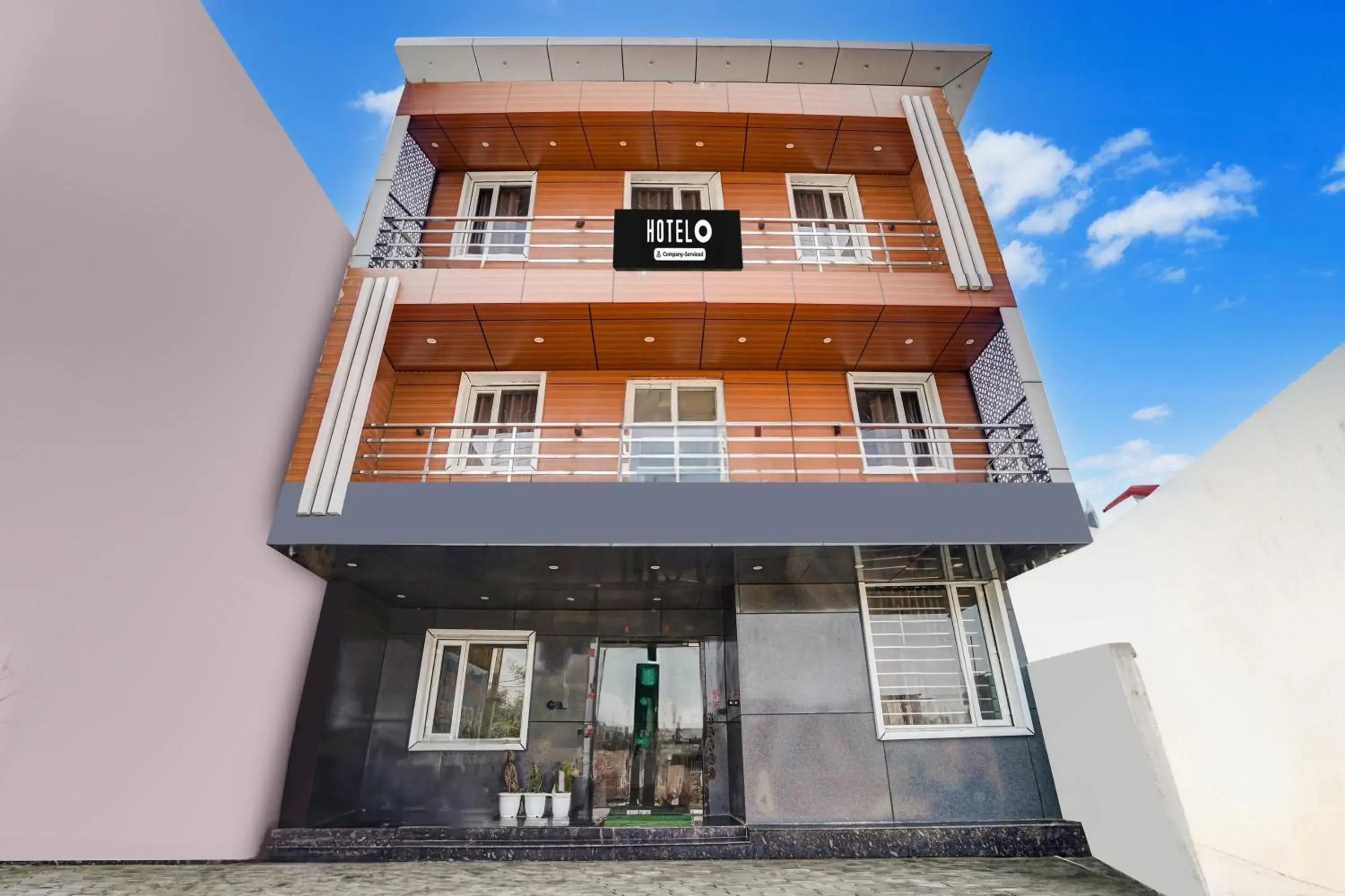 Facade/entrance in Hotel O Sunrakh Road Vrindavan Formerly Ganga Residency Facade/entrance in Hotel O Sunrakh Road Vrindavan Formerly Ganga Residency