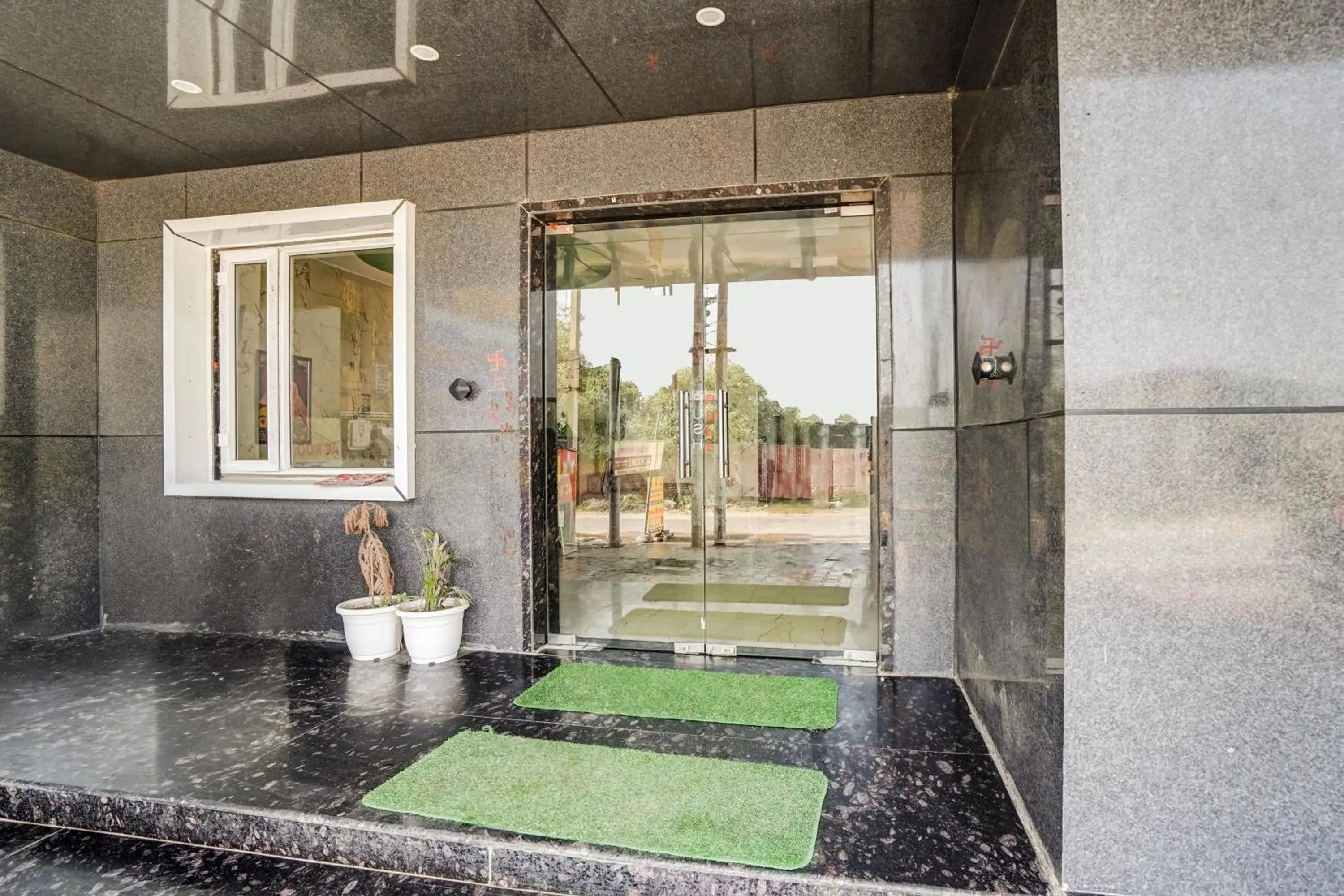 Facade/entrance in Hotel O Sunrakh Road Vrindavan Formerly Ganga Residency Facade/entrance in Hotel O Sunrakh Road Vrindavan Formerly Ganga Residency