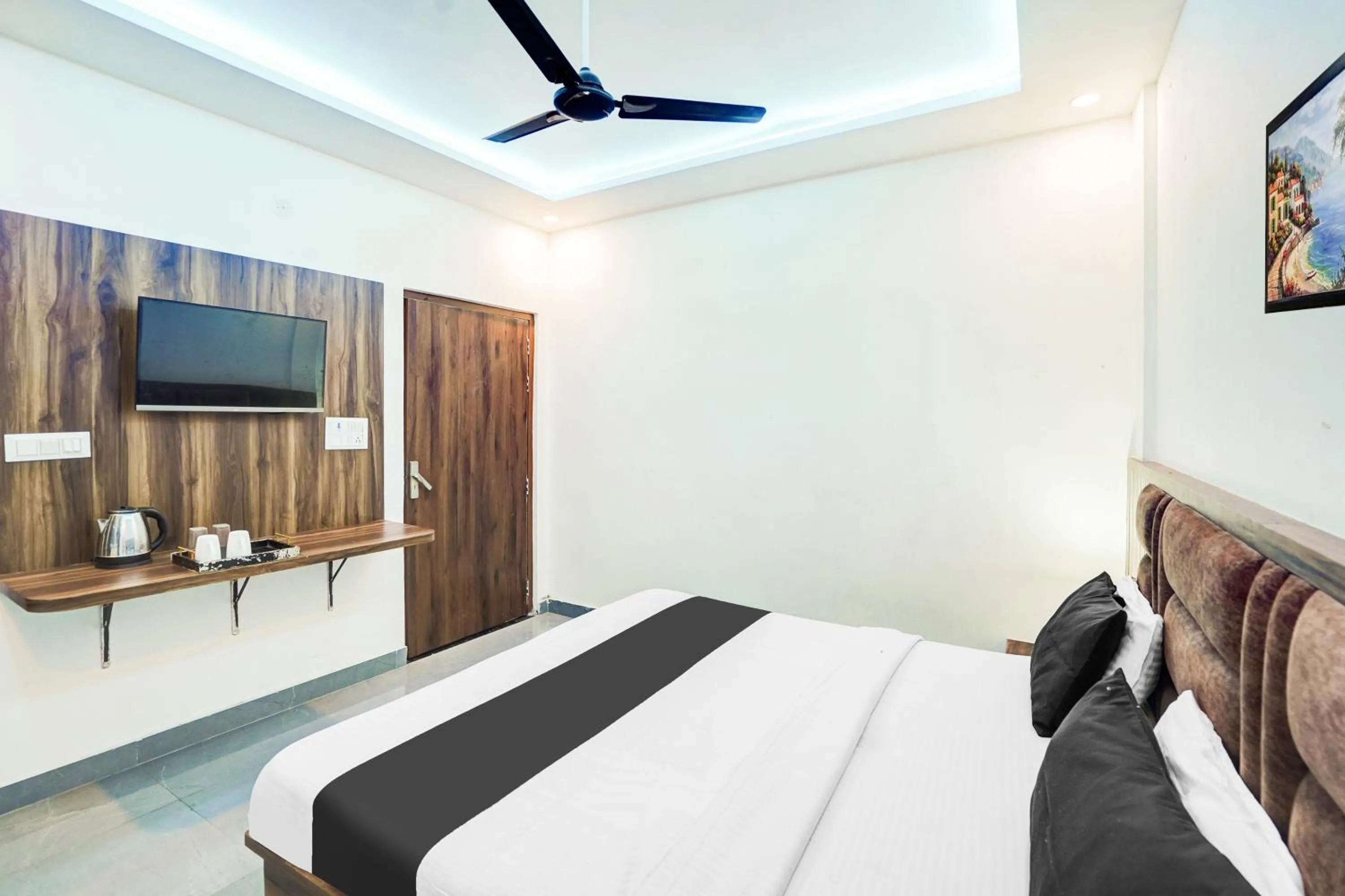 Bedroom, Bed in Hotel O Sunrakh Road Vrindavan Formerly Ganga Residency