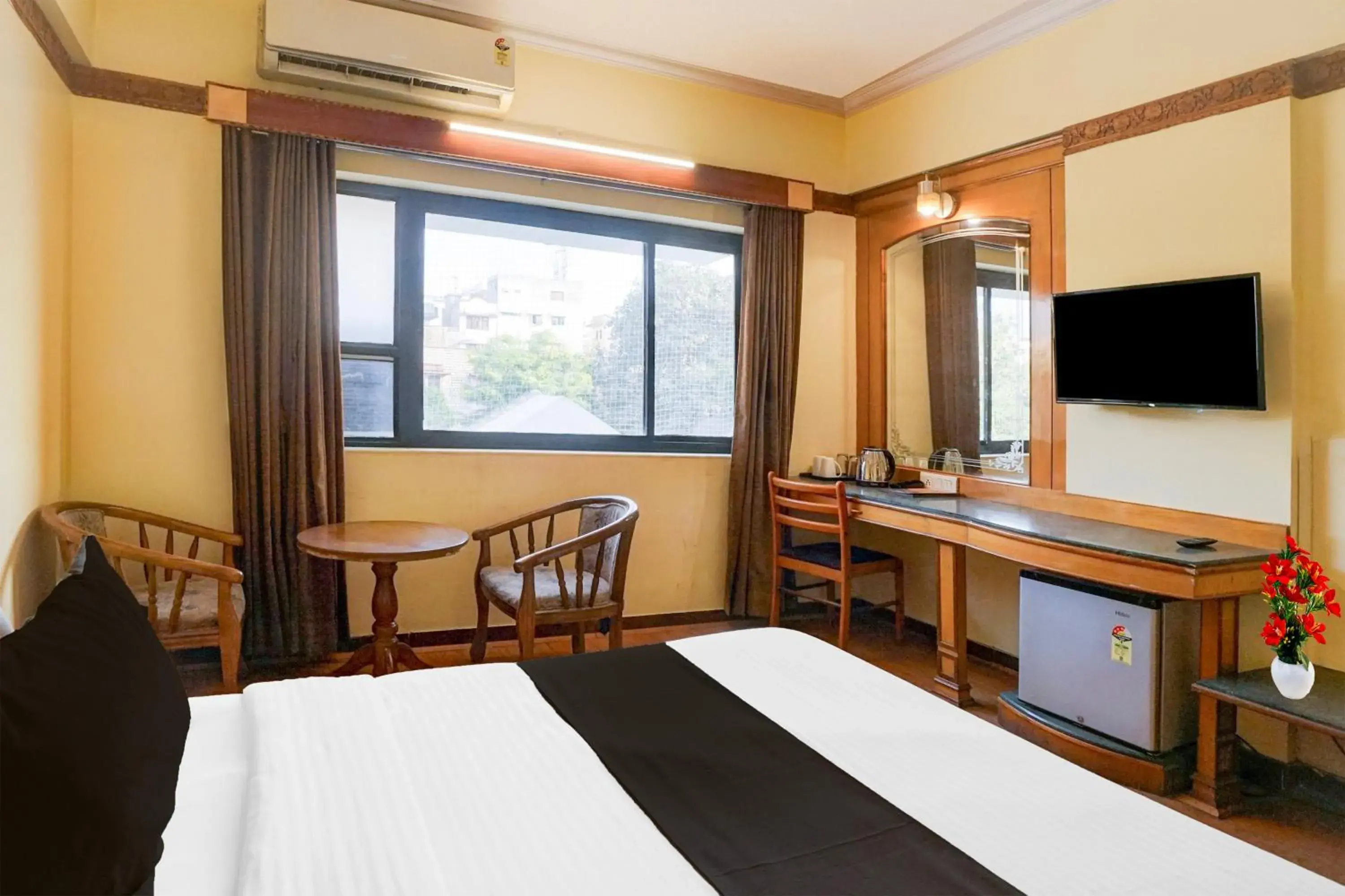 Deluxe Triple Room - single occupancy in Super Townhouse Subhash Nagar Formerly Royal Palazzo Deluxe Triple Room - single occupancy in Super Townhouse Subhash Nagar Formerly Royal Palazzo