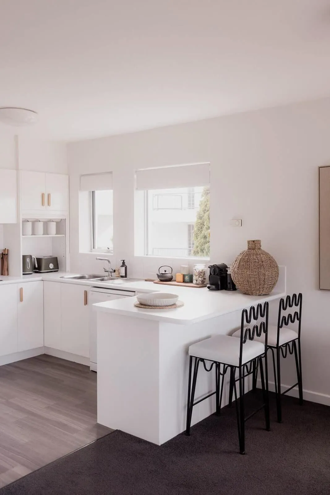 Battery Point apartment with river views