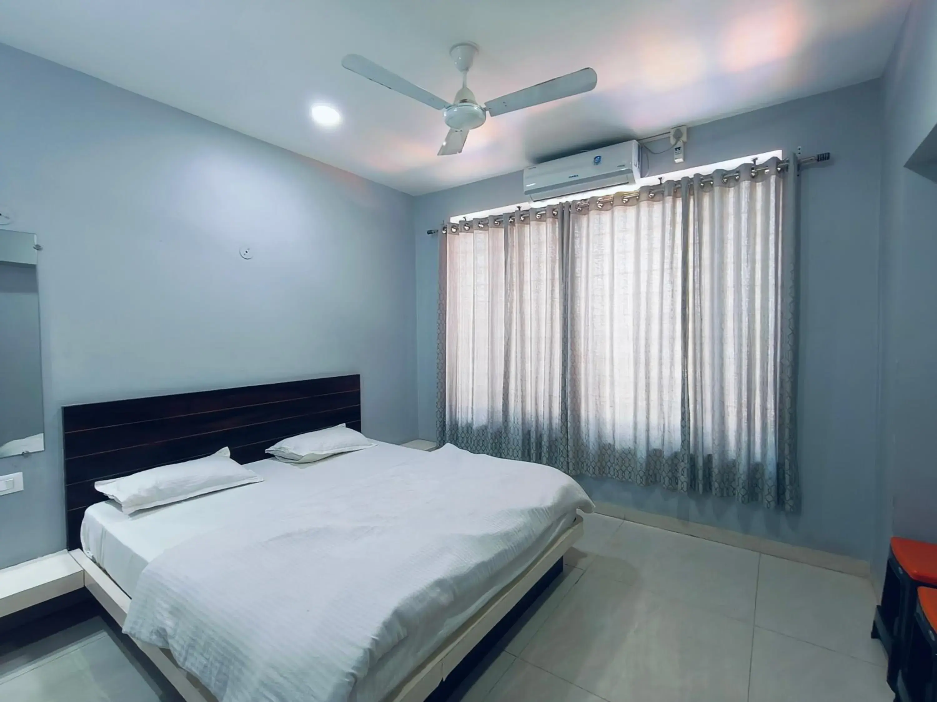 Photo of the whole room in HOTEL MUSHAK by BAPPA PALACE Photo of the whole room in HOTEL MUSHAK by BAPPA PALACE