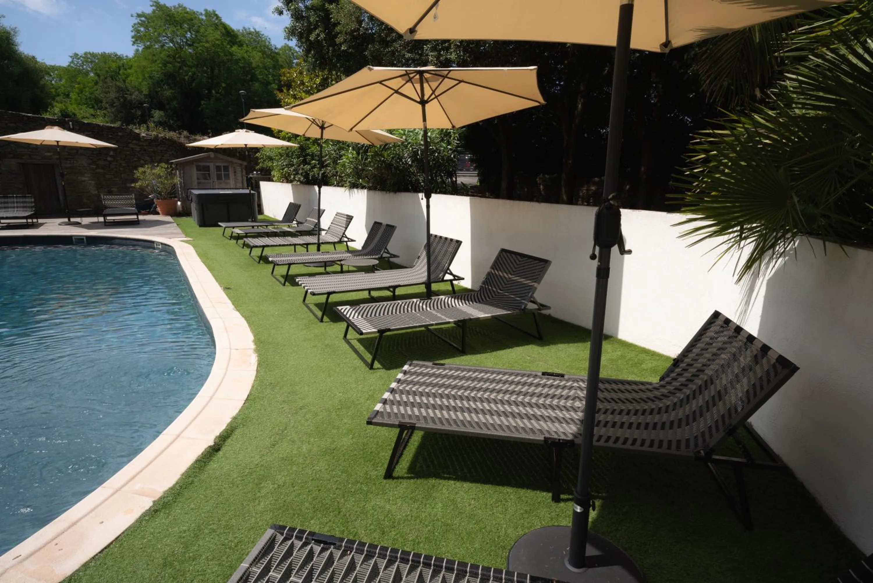 Swimming pool in Ty Mad Hôtel