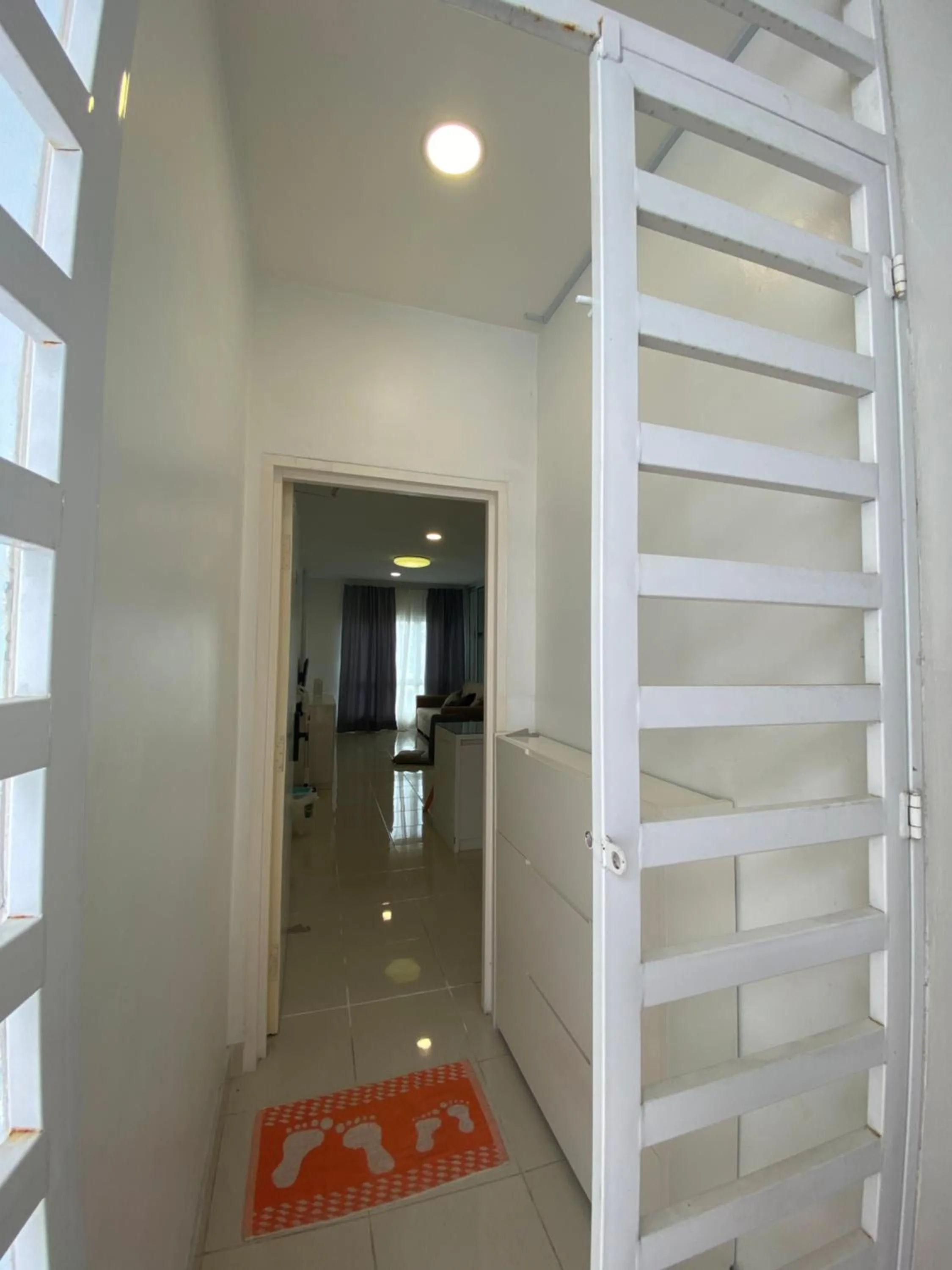 Facade/entrance in Papillon Escape