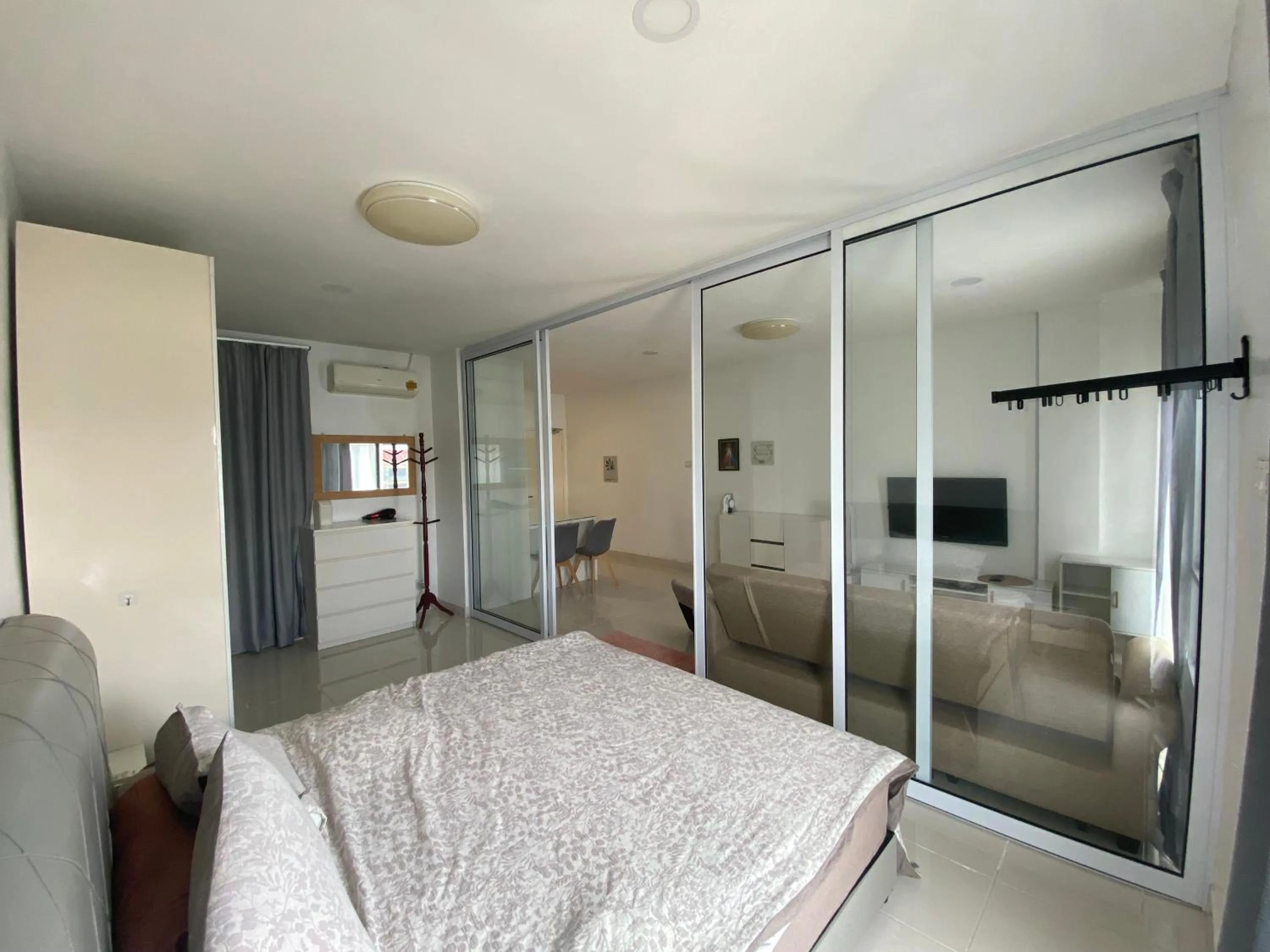 Bed in Papillon Escape