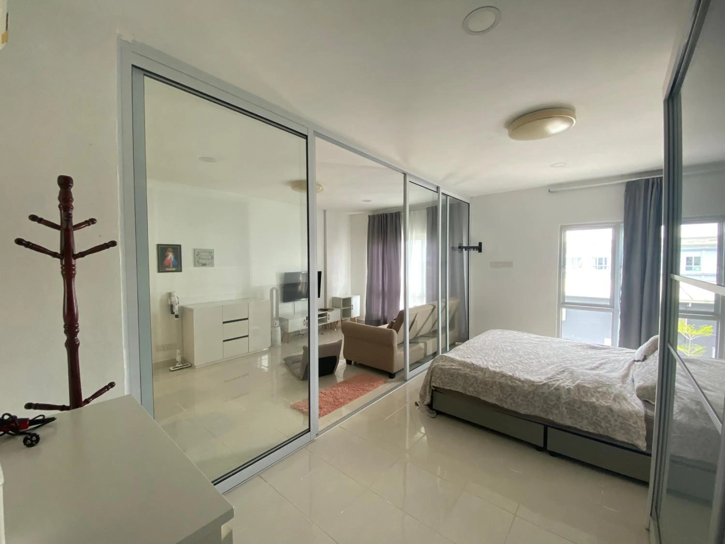 Bed in Papillon Escape