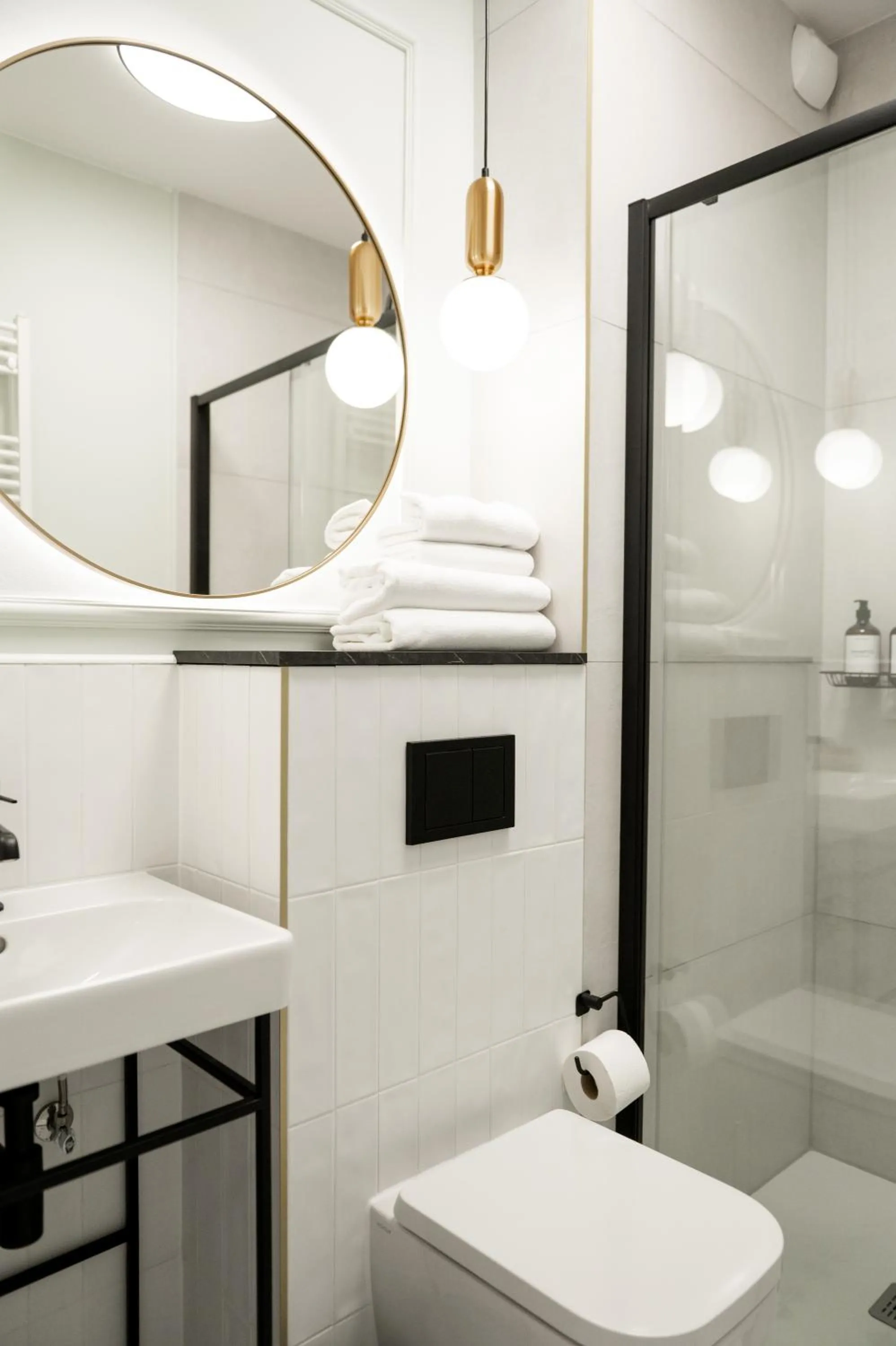 Shower in Stara Drukarnia Aparthotel