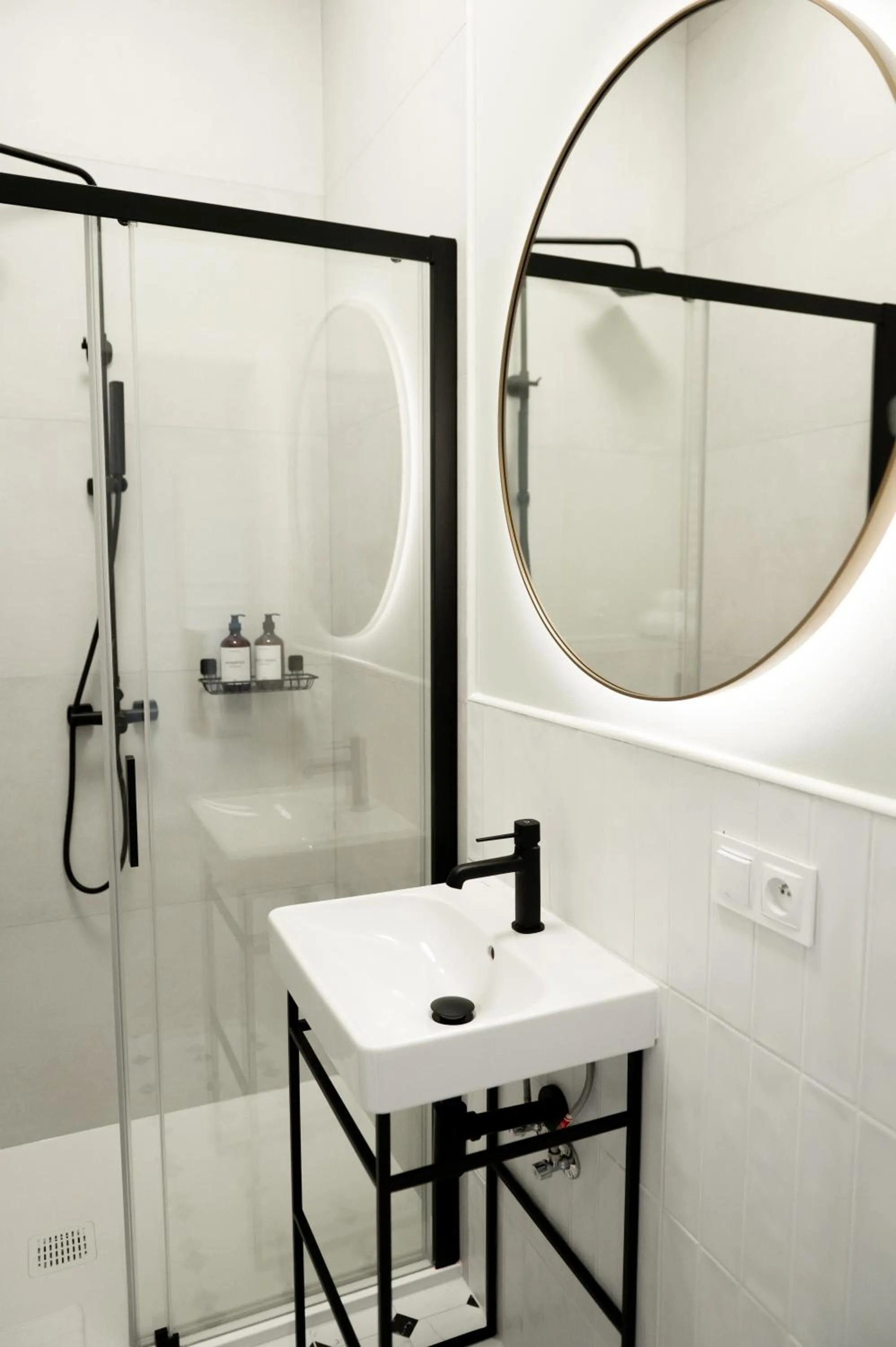 Shower in Stara Drukarnia Aparthotel
