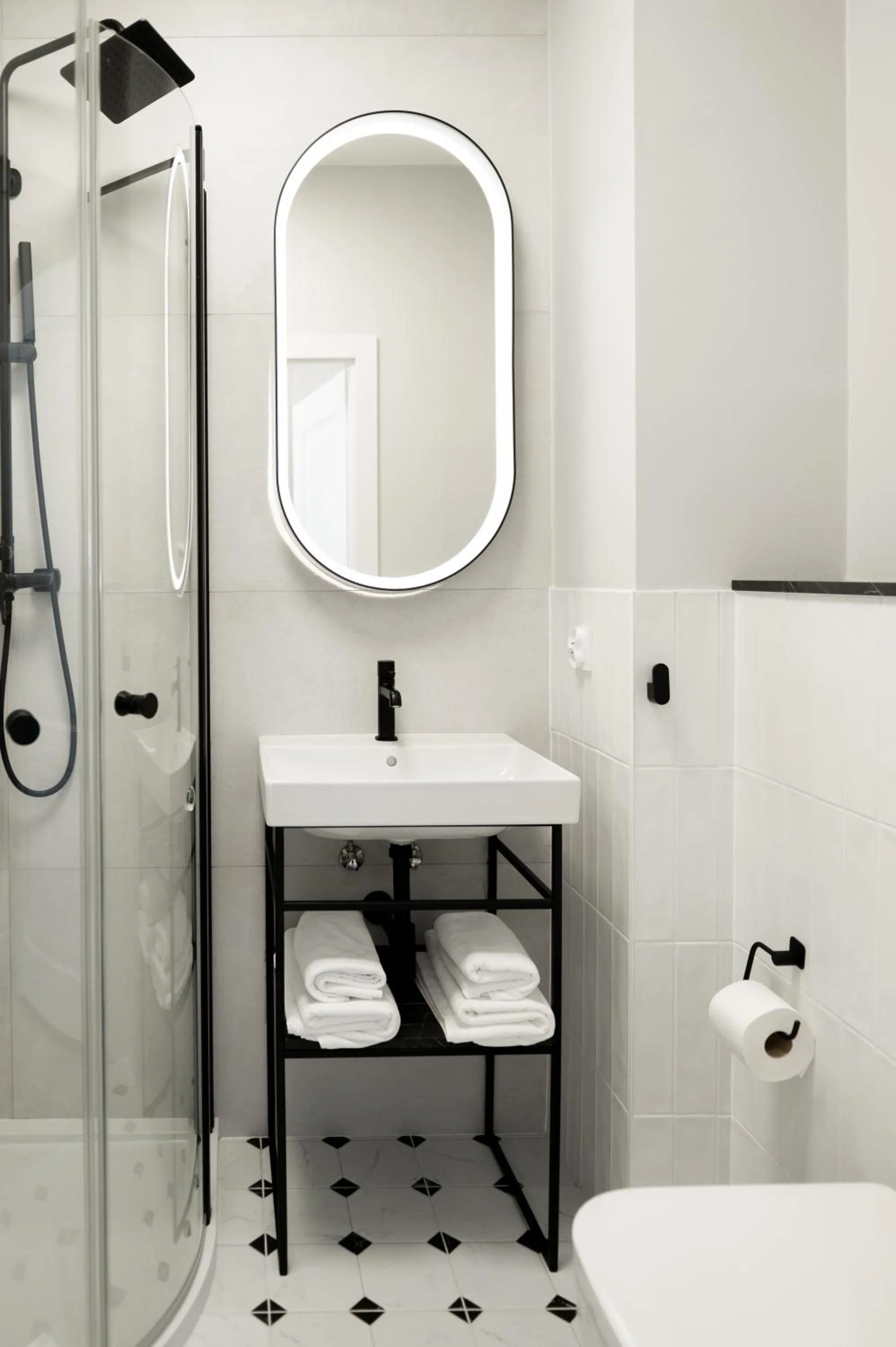 Shower in Stara Drukarnia Aparthotel