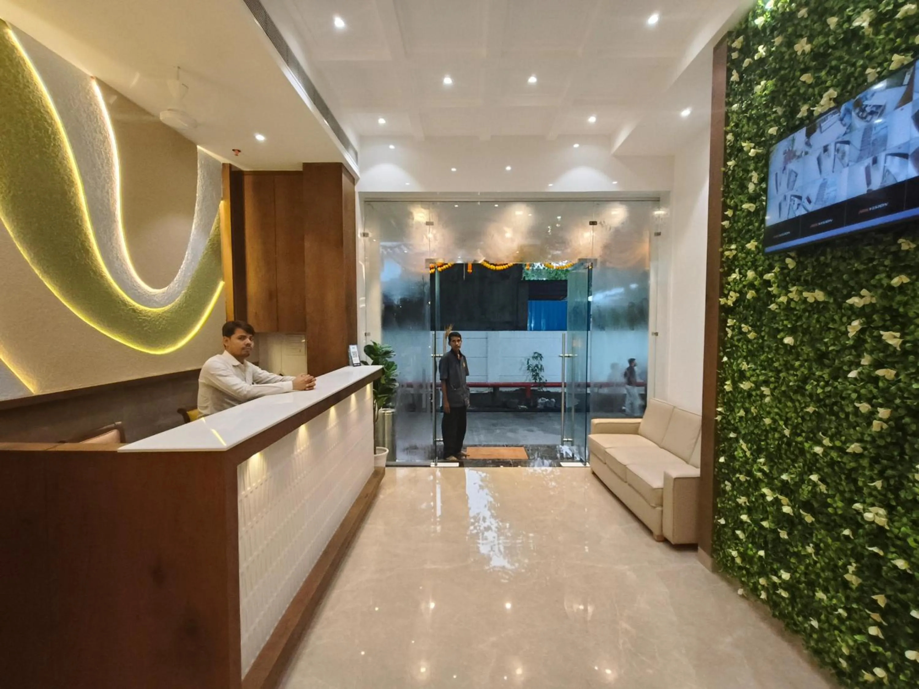 Lobby or reception in Hotel Sonesta Suites - Thane