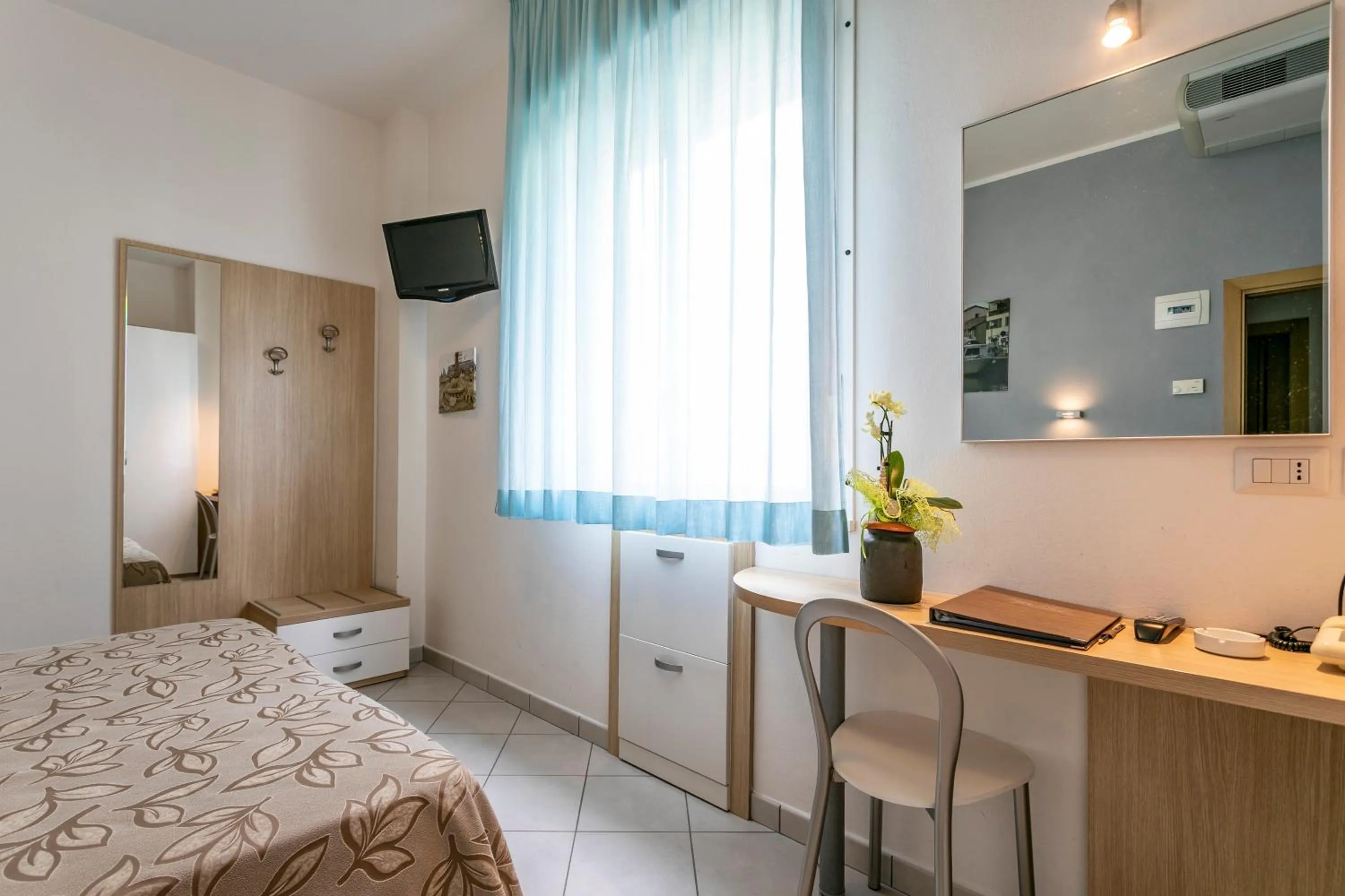 Communal lounge/ TV room in Hotel Baya - in centro, sul mare