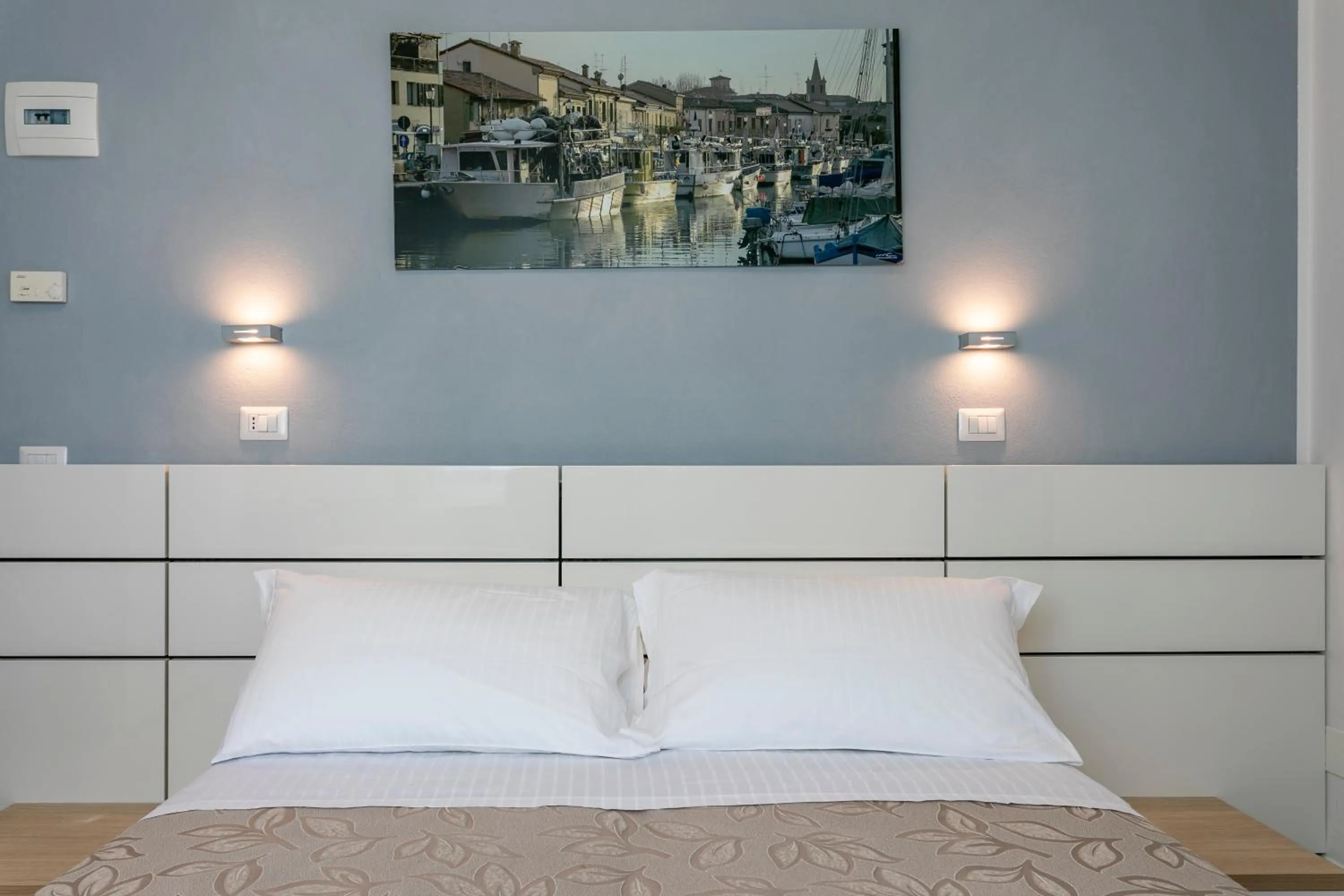 Bed in Hotel Baya - in centro, sul mare