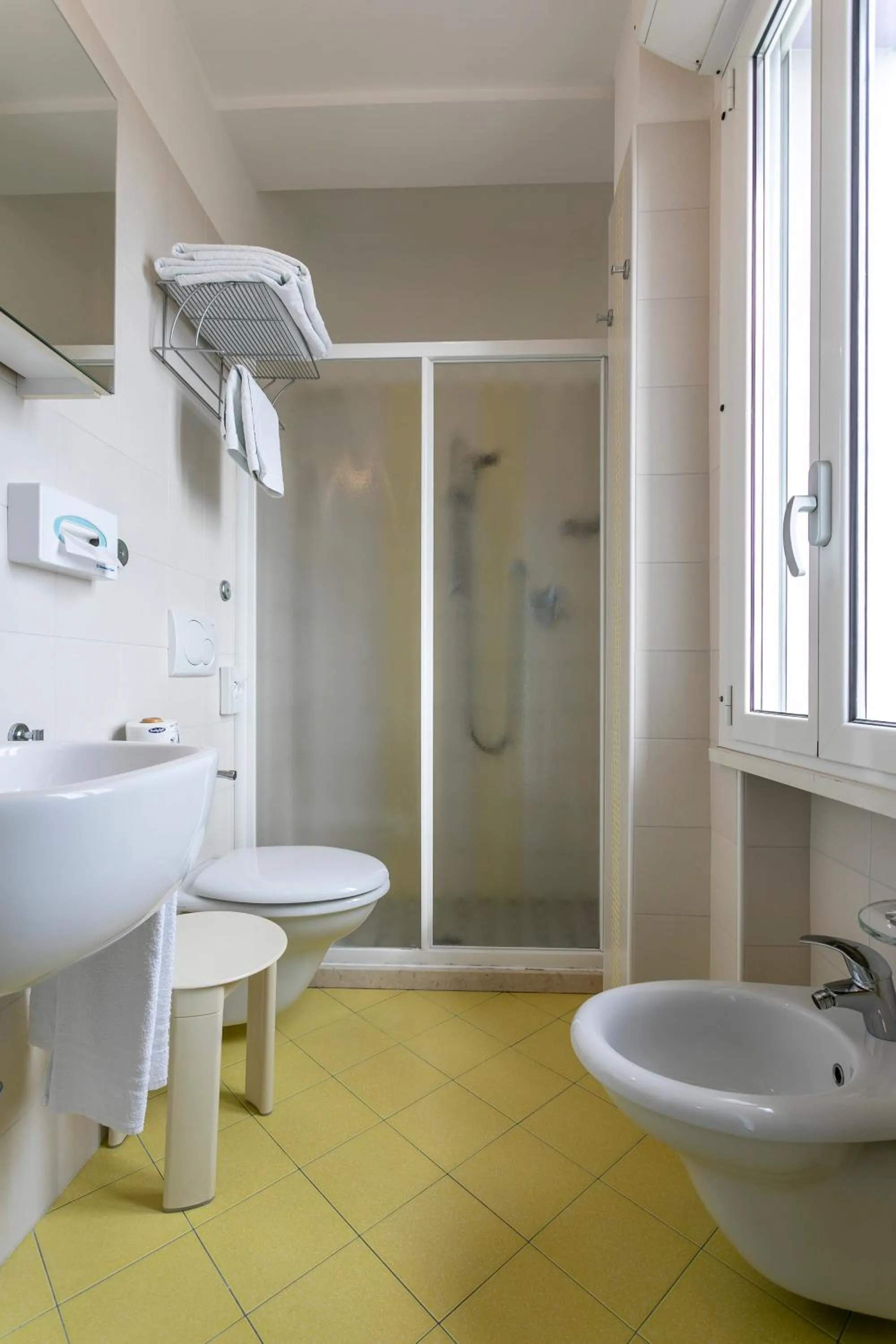 Bathroom in Hotel Baya - in centro, sul mare