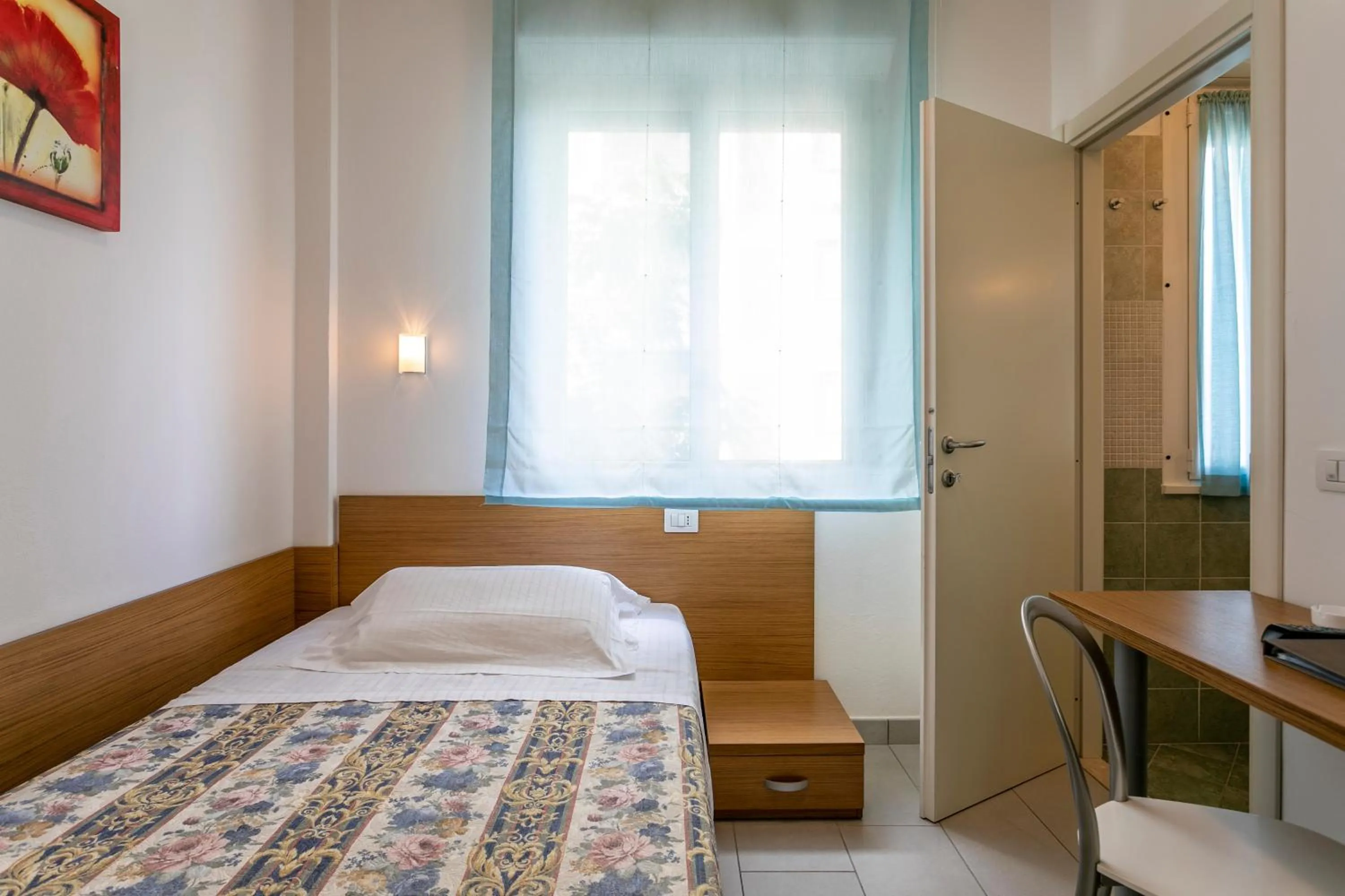 Bed in Hotel Baya - in centro, sul mare