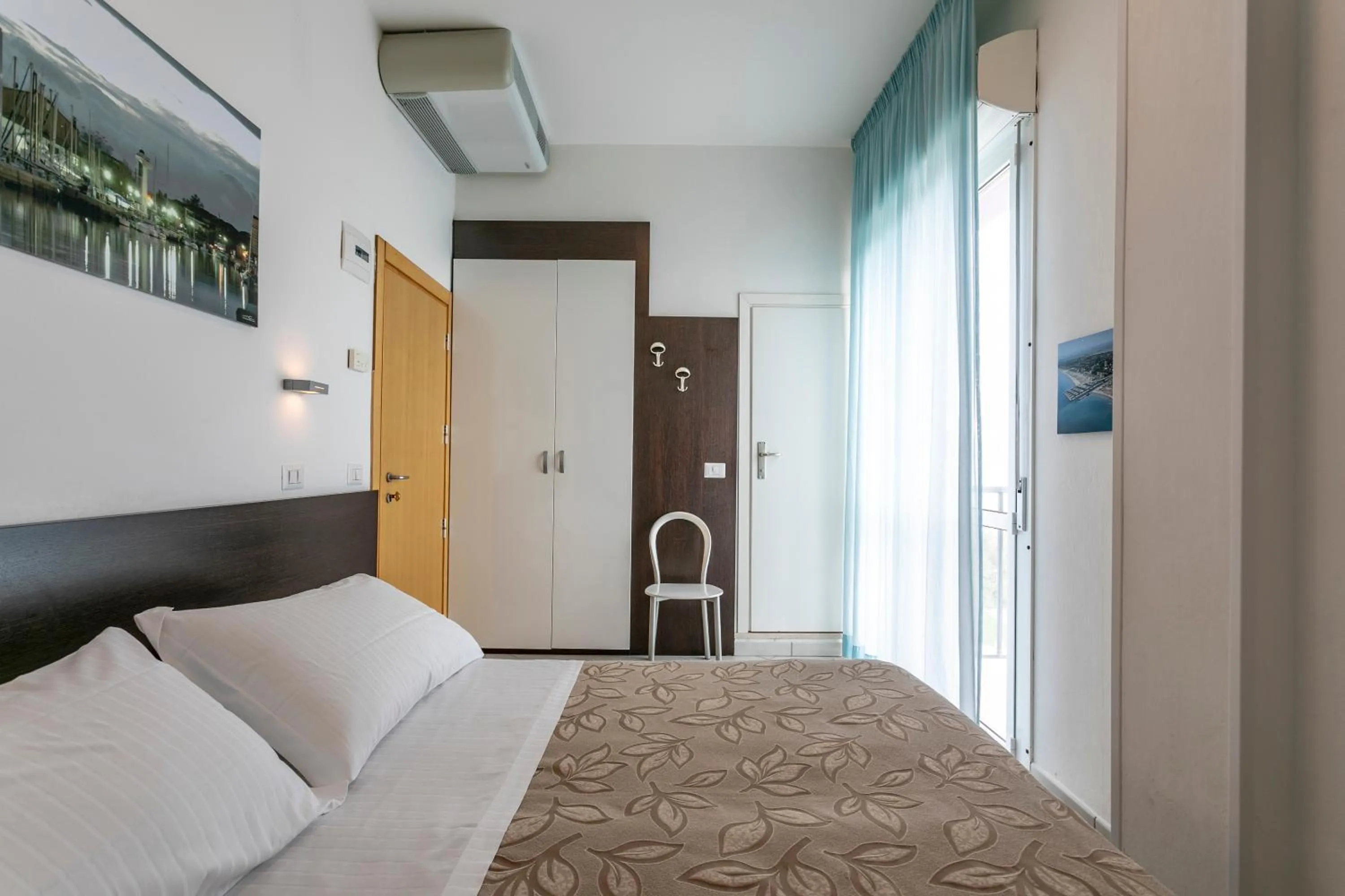 Bed in Hotel Baya - in centro, sul mare