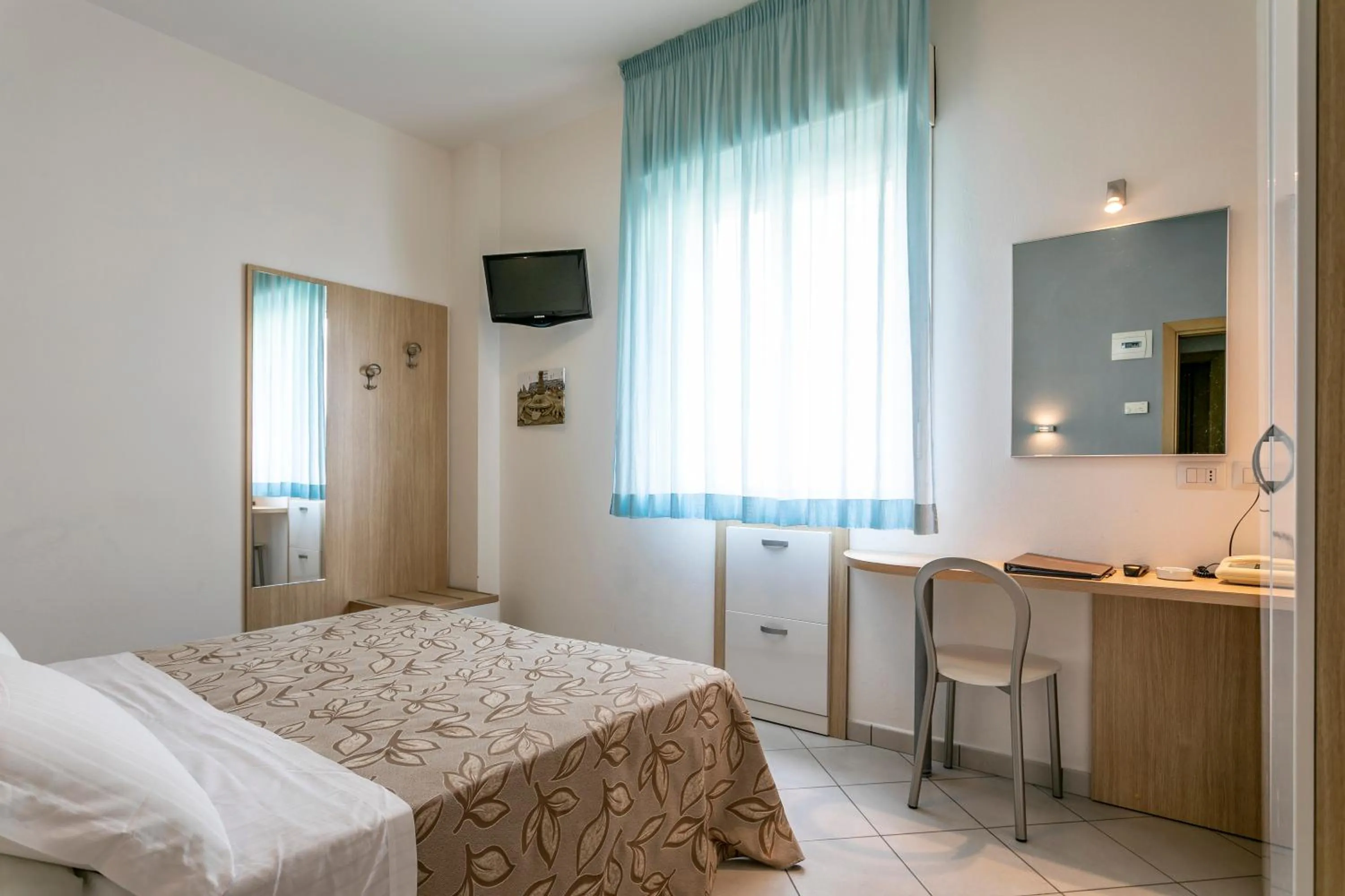 Bed in Hotel Baya - in centro, sul mare