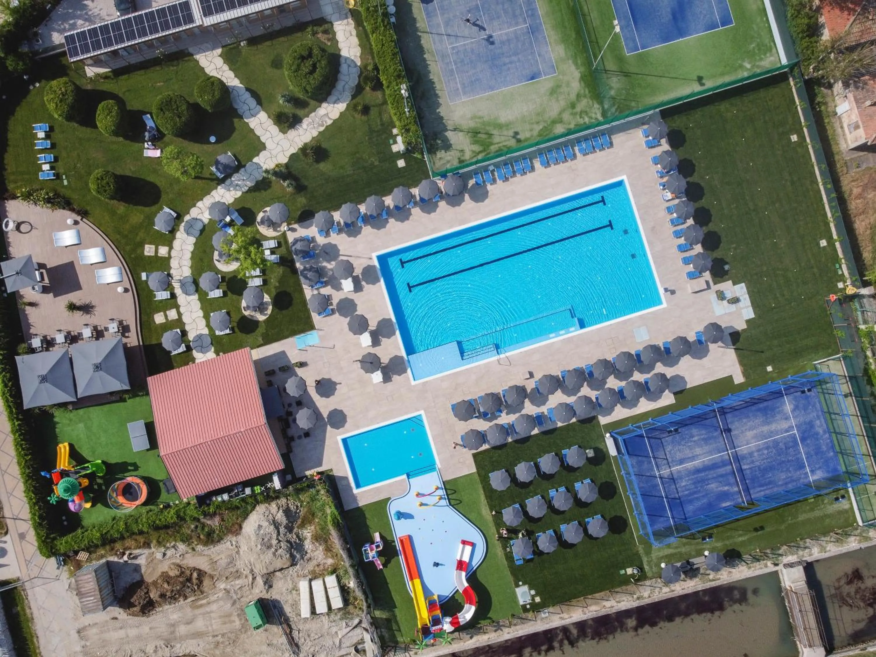 Bird's eye view in Hotel Baya - in centro, sul mare