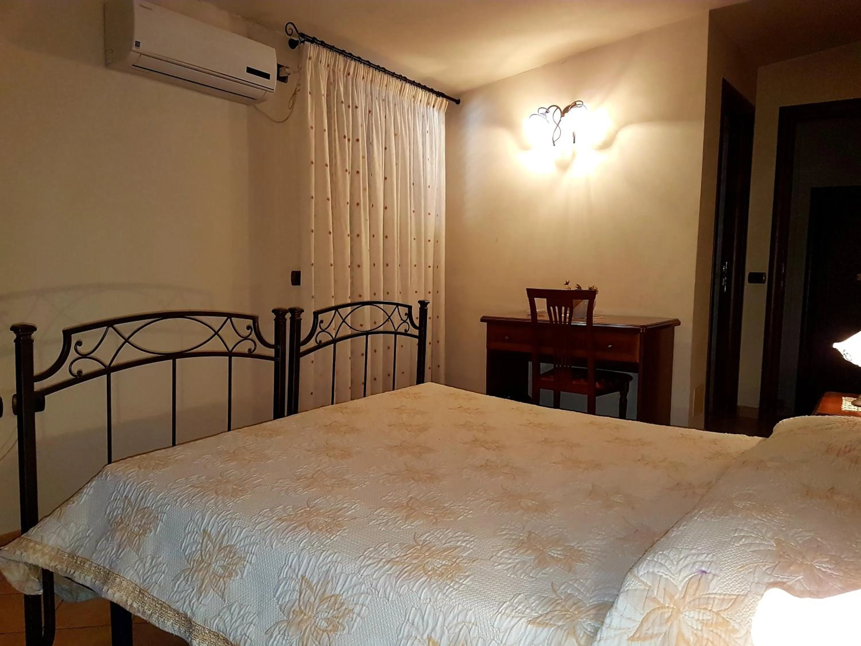 Bed in Hotel Scalinatella