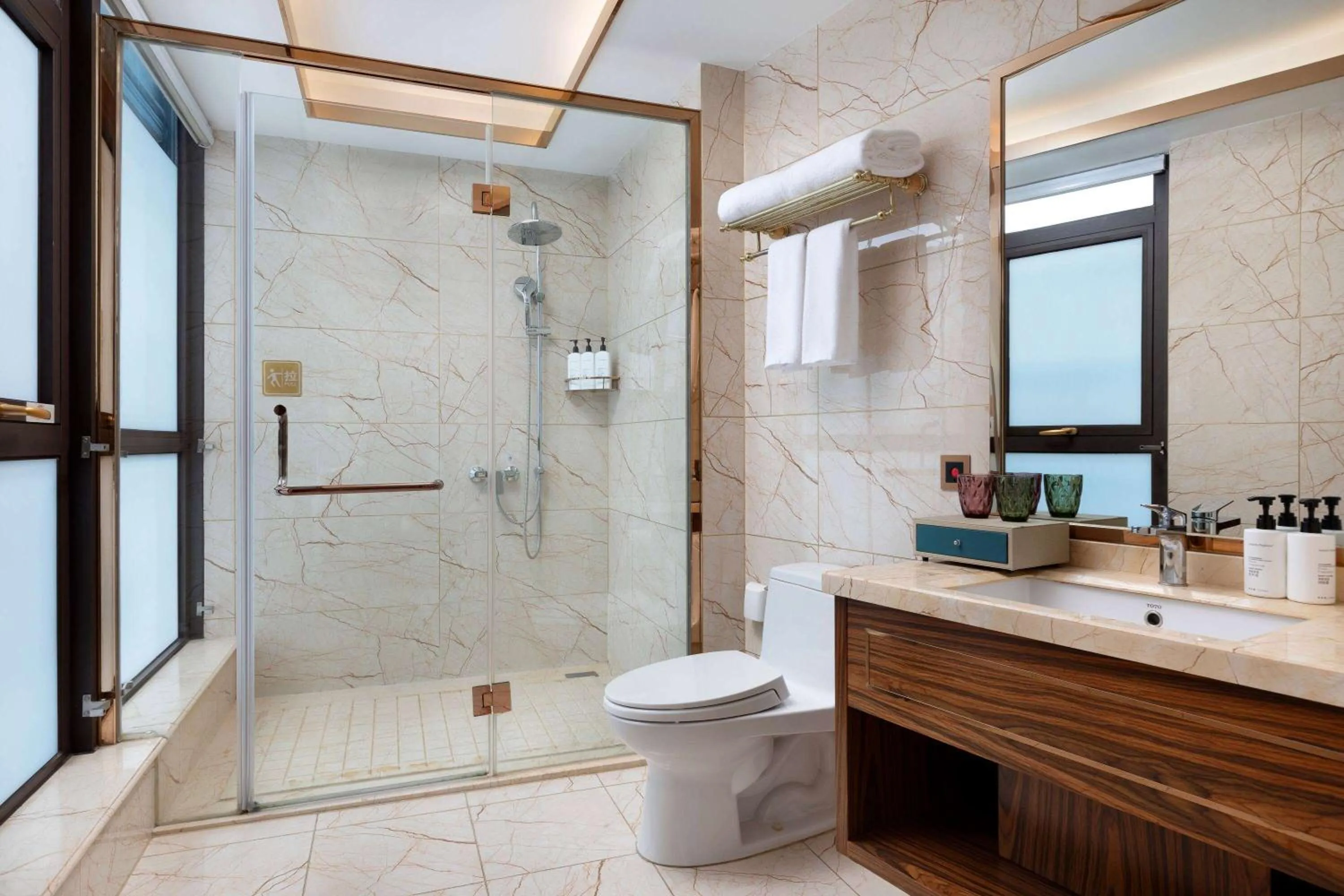 Bathroom in Days Inn by Wyndham Chongqing Jiulongpo