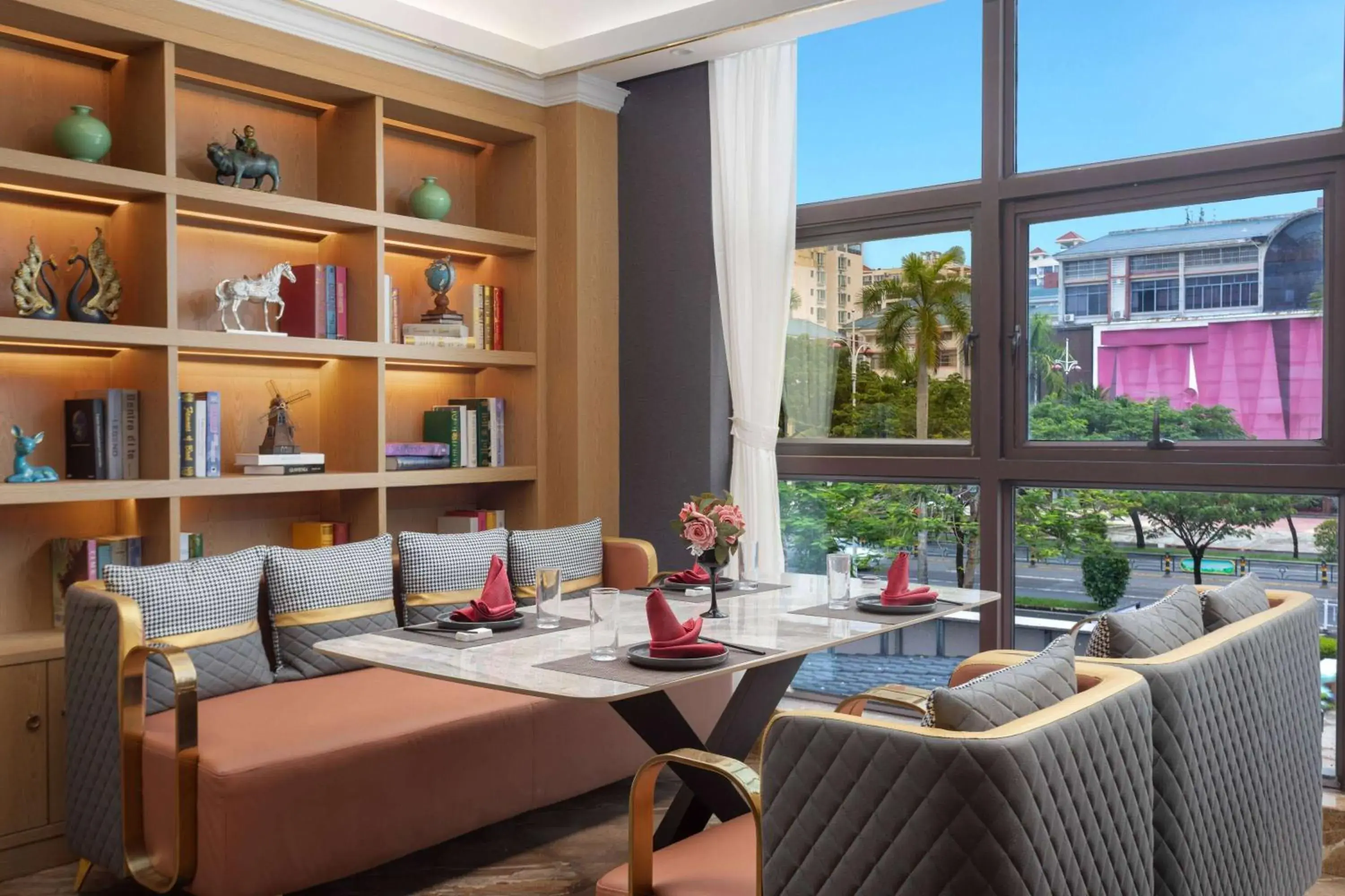 Restaurant/places to eat in La Quinta by Wyndham Qionghai Yinhai Restaurant/places to eat in La Quinta by Wyndham Qionghai Yinhai