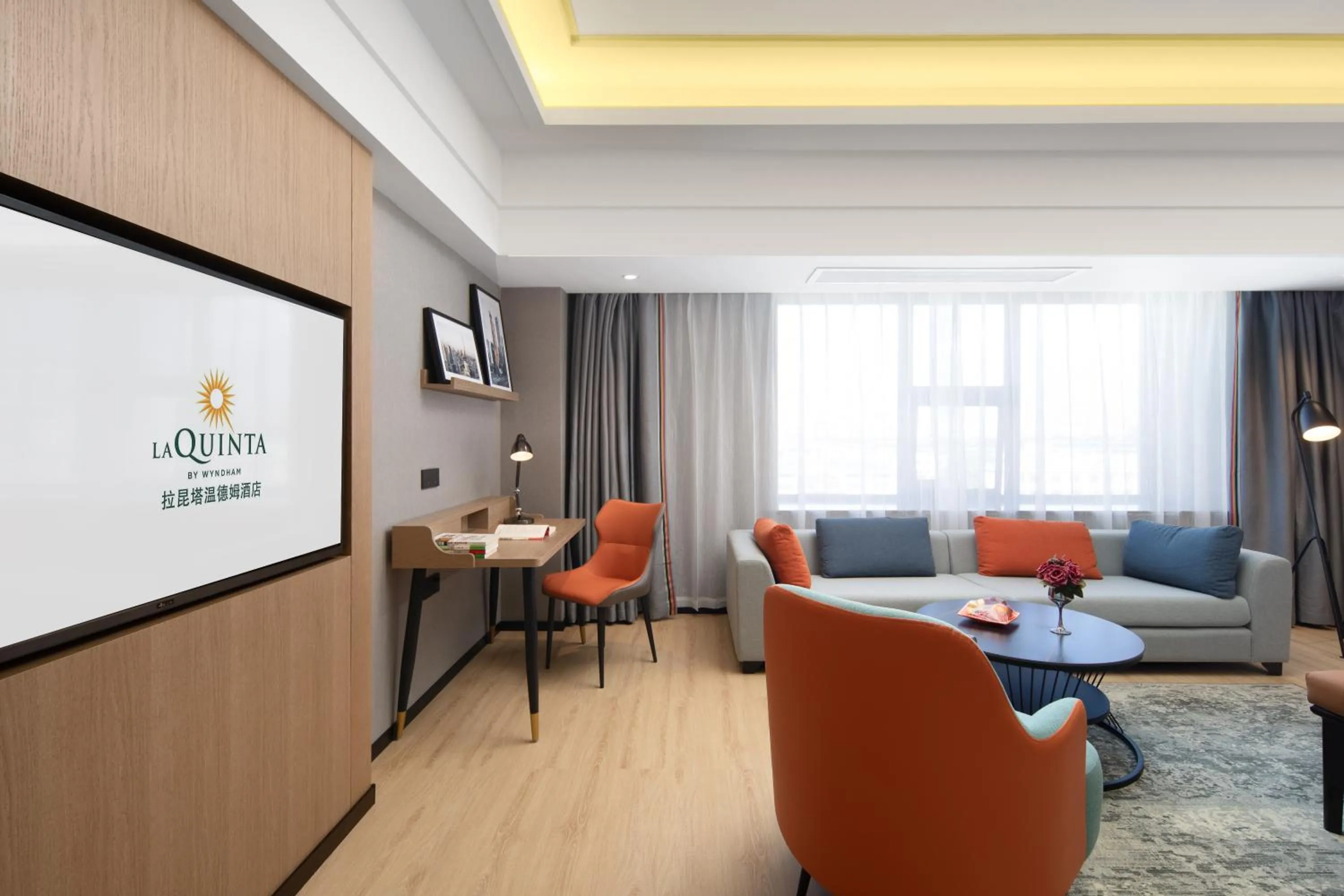 furniture in La Quinta by Wyndham Qionghai Yinhai