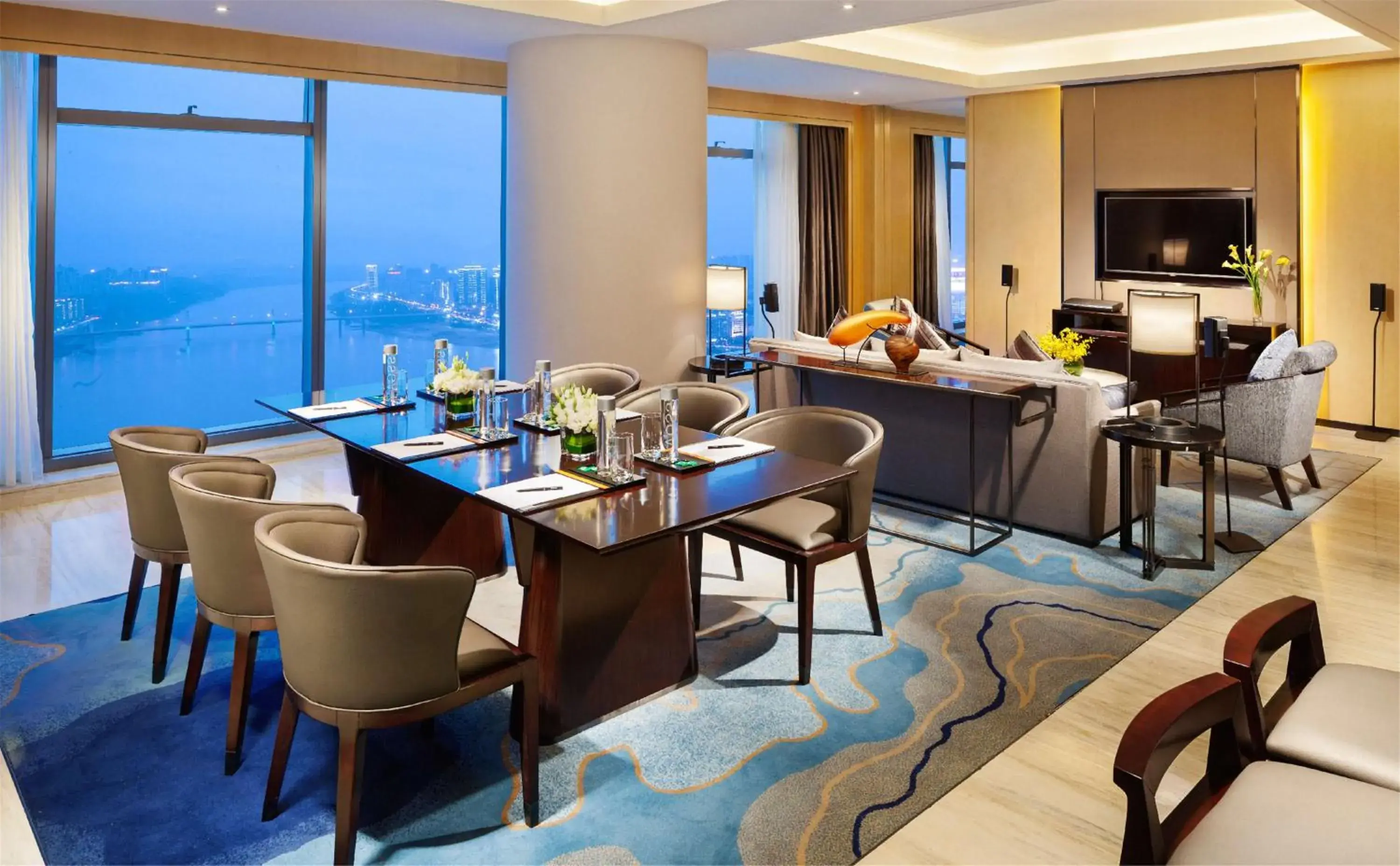 One-Bedroom Executive King Suite - Lounge Access in Hilton Zhuzhou One-Bedroom Executive King Suite - Lounge Access in Hilton Zhuzhou