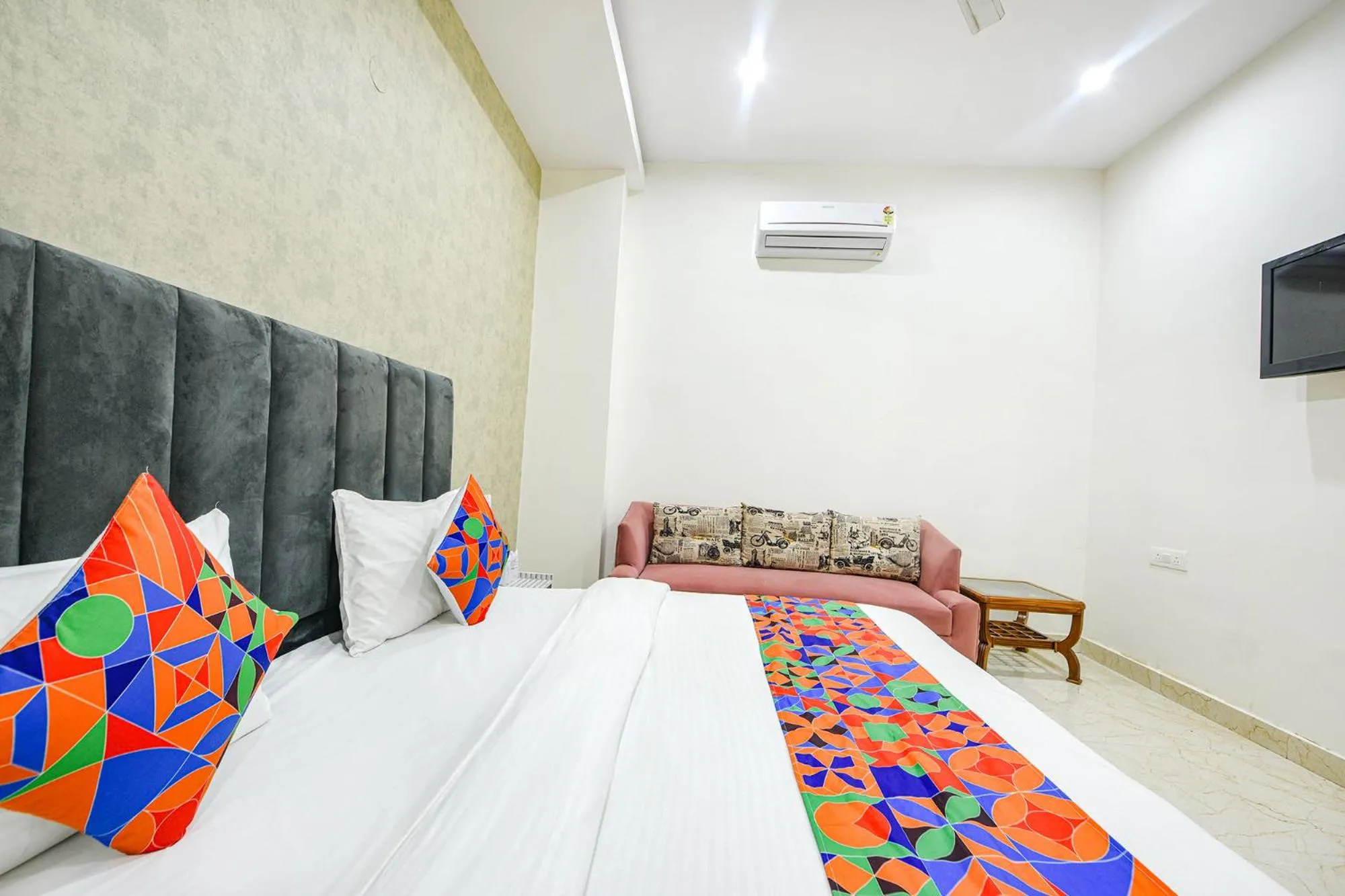 Bed in FabHotel Kavya Inn - Nr The Mall of Faridabad