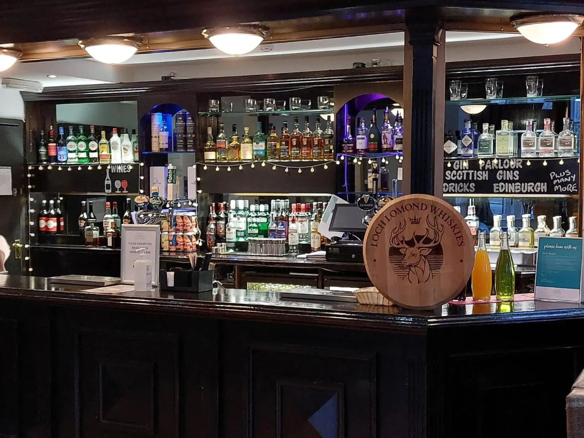 Lounge or bar in The Tarbet Hotel Lounge or bar in The Tarbet Hotel