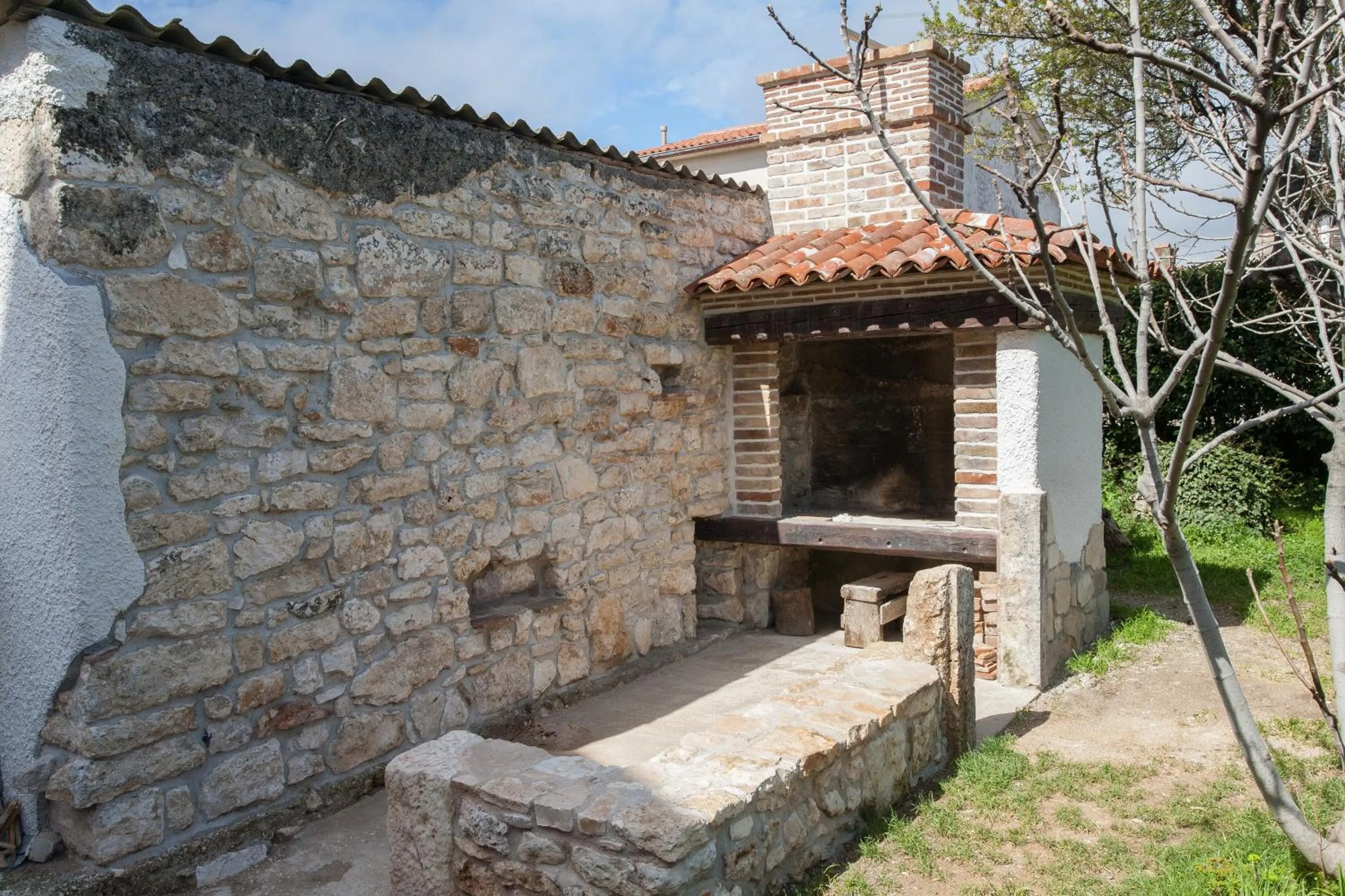 BBQ facilities in Holiday Home Mihovilovic