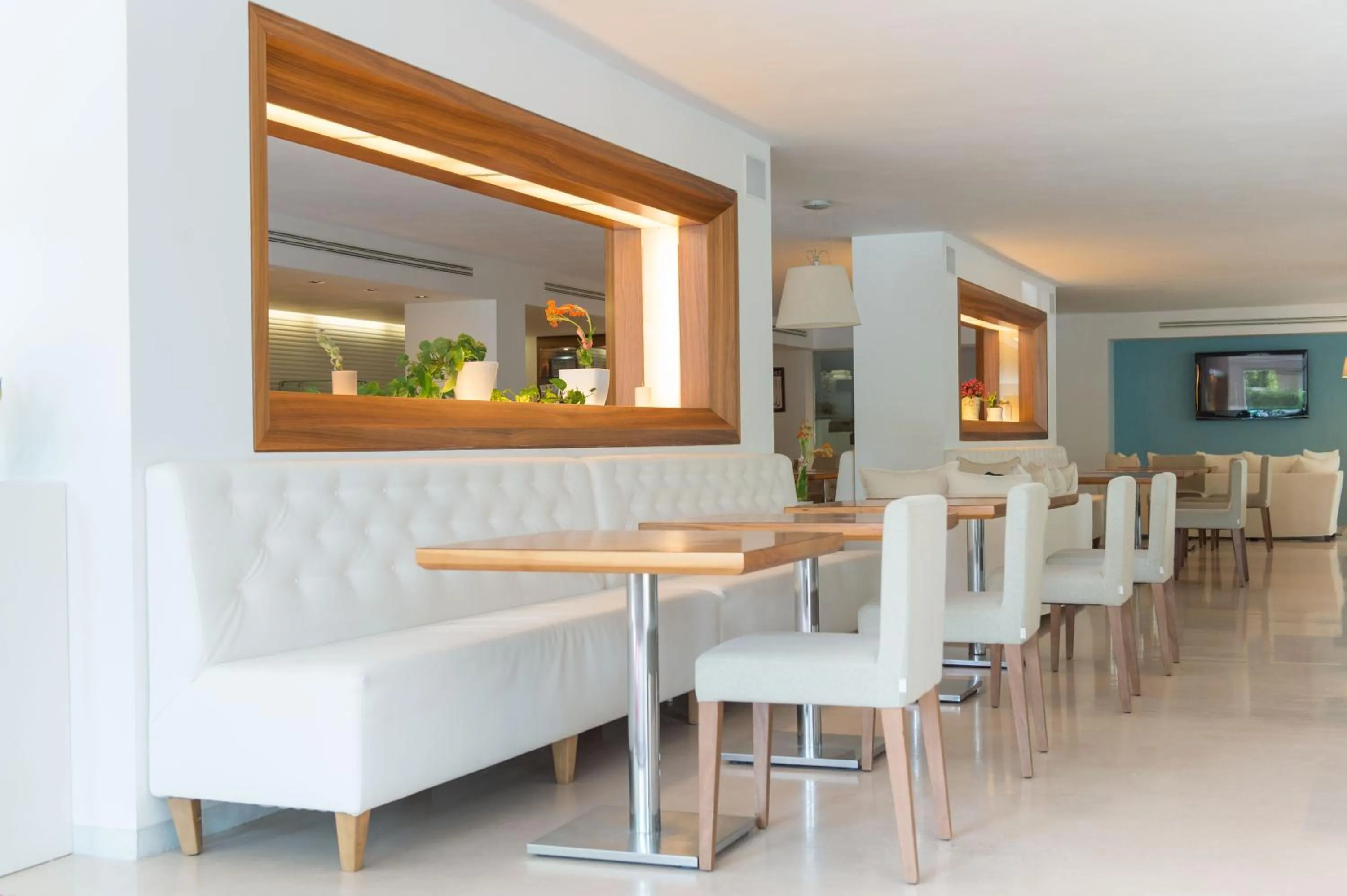 Buffet breakfast in Hotel Prestigio