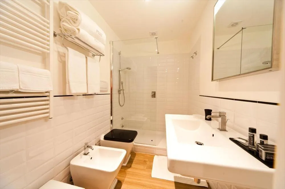 Bathroom in Hotel Prestigio