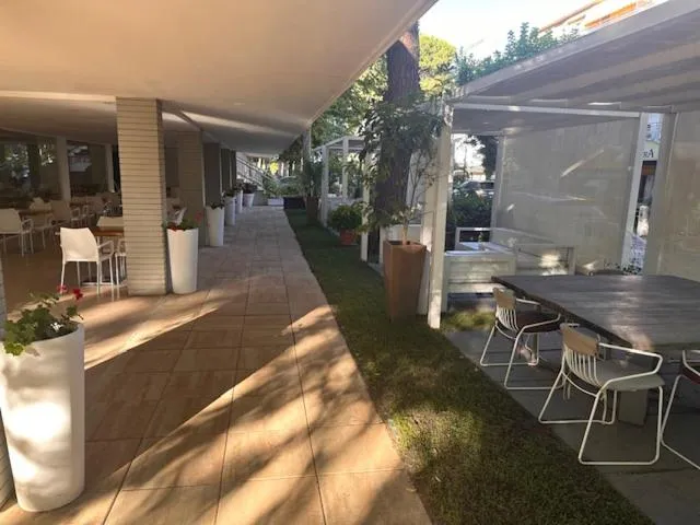 Patio in Hotel Prestigio