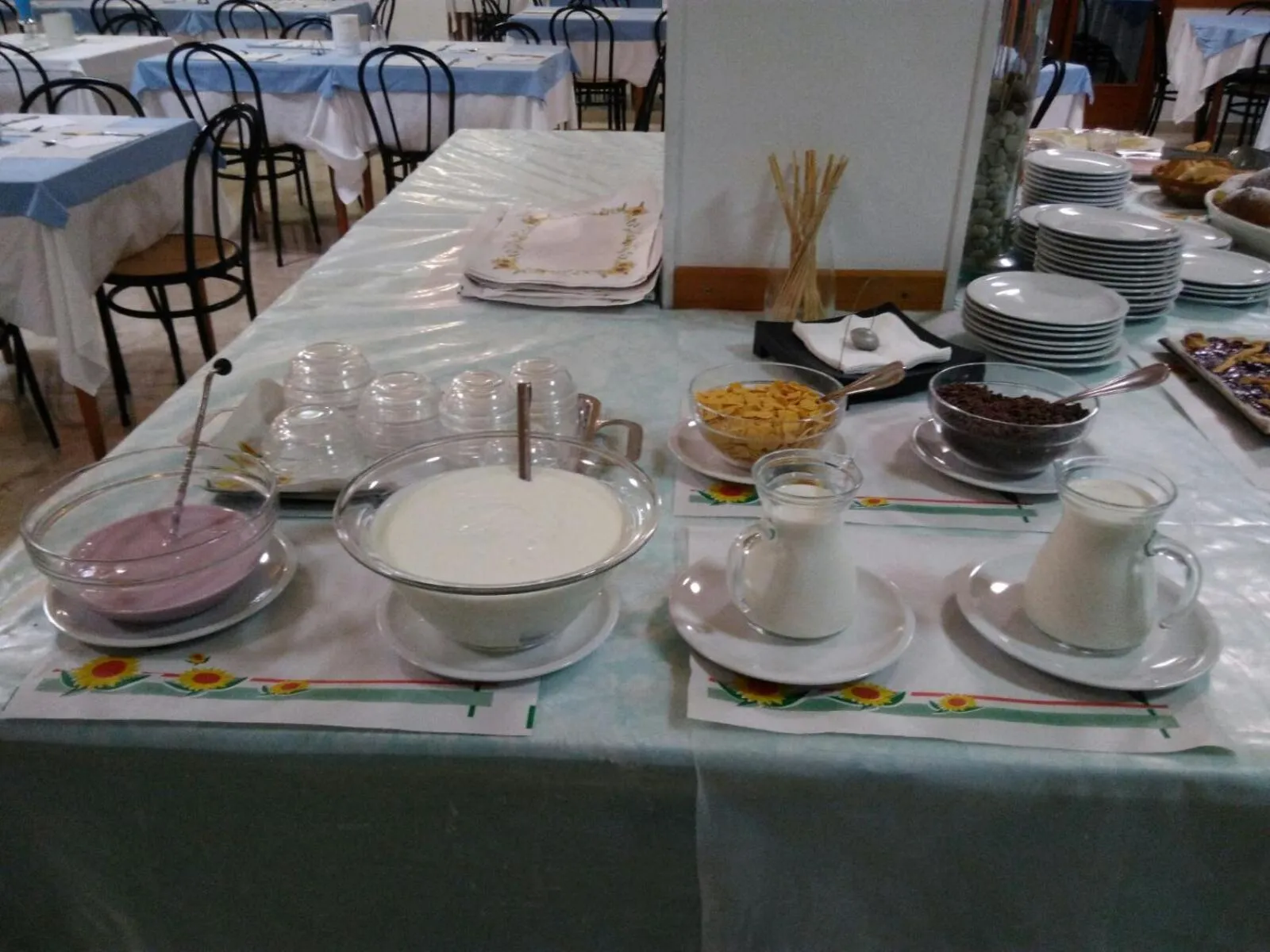 Restaurant/places to eat in Hotel Caravan B&B