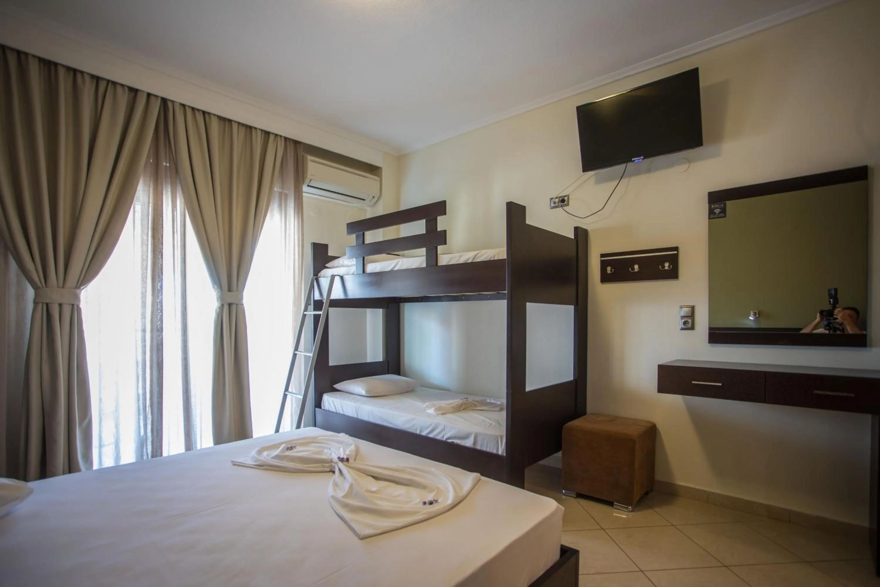 Communal lounge/ TV room, Bed in Villa Amalia Sun Beach