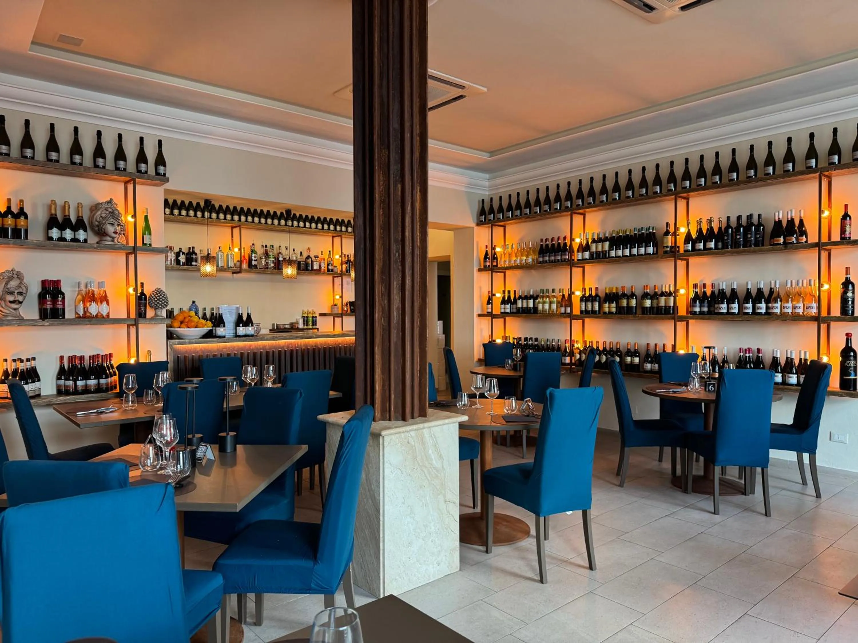 Restaurant/places to eat in Central Gallery Rooms- Palazzo D'Ali' Staiti XIX