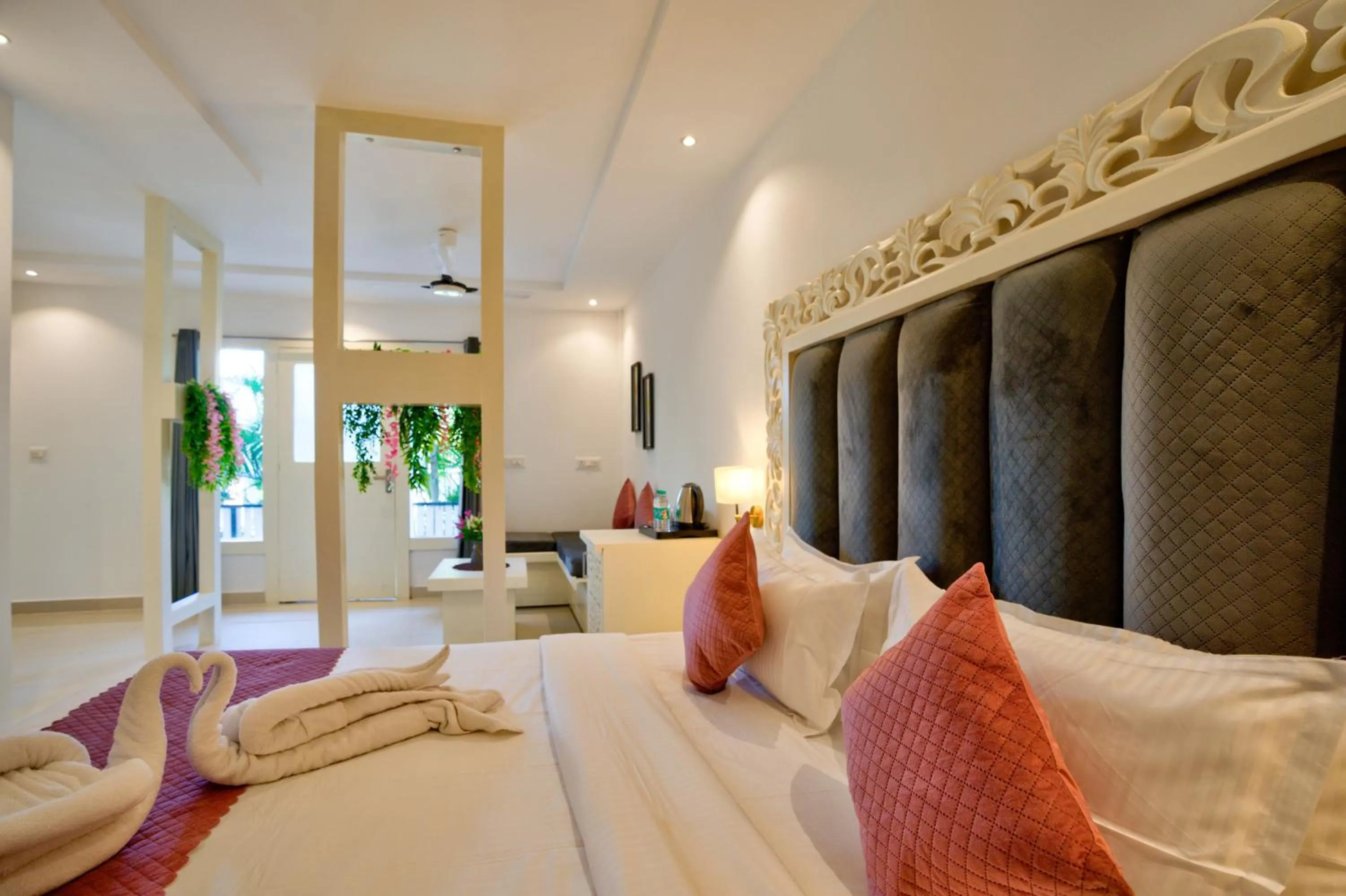 Photo of the whole room, Bed in Raya Resorts