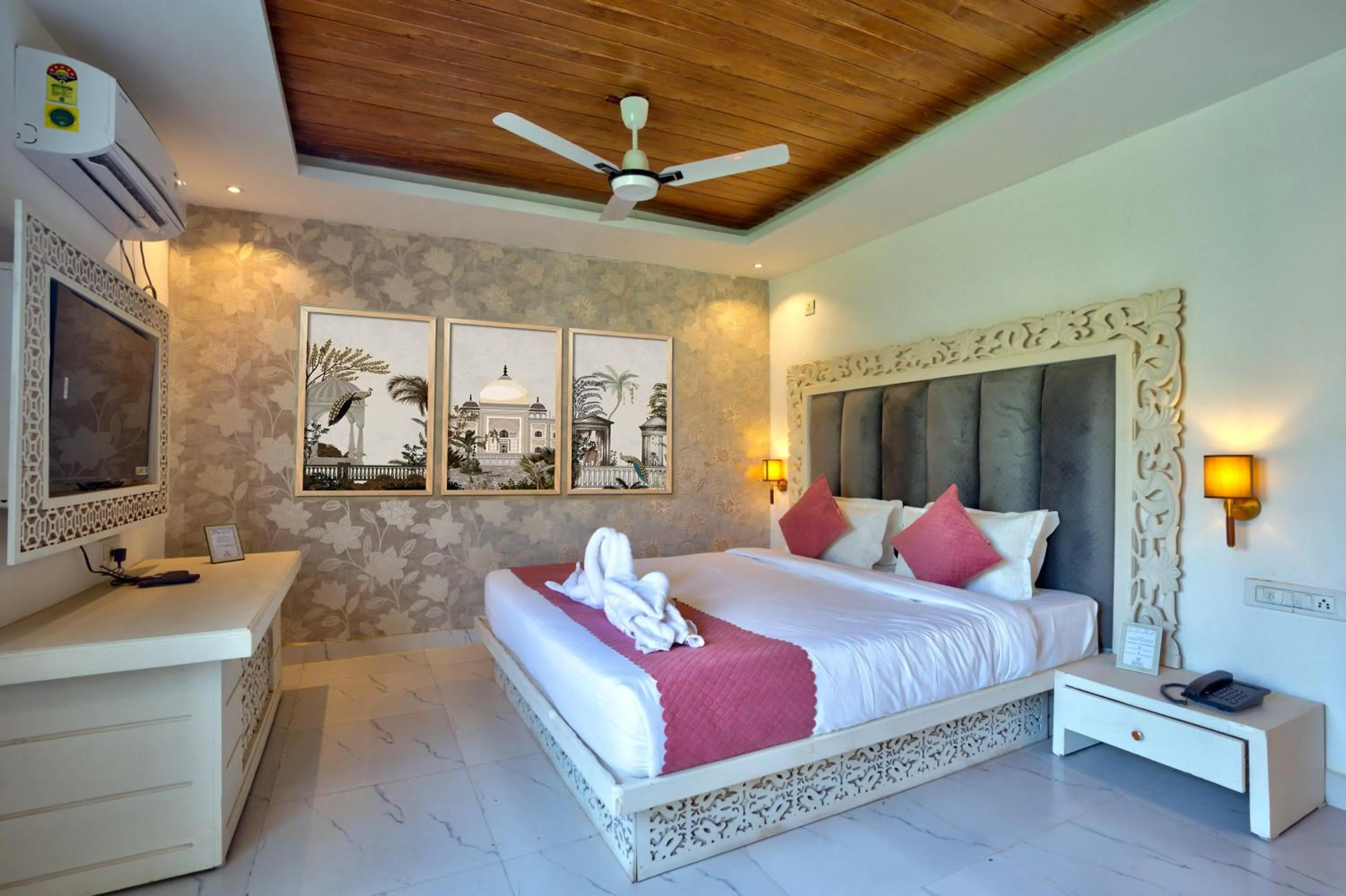 Bed in Raya Resorts