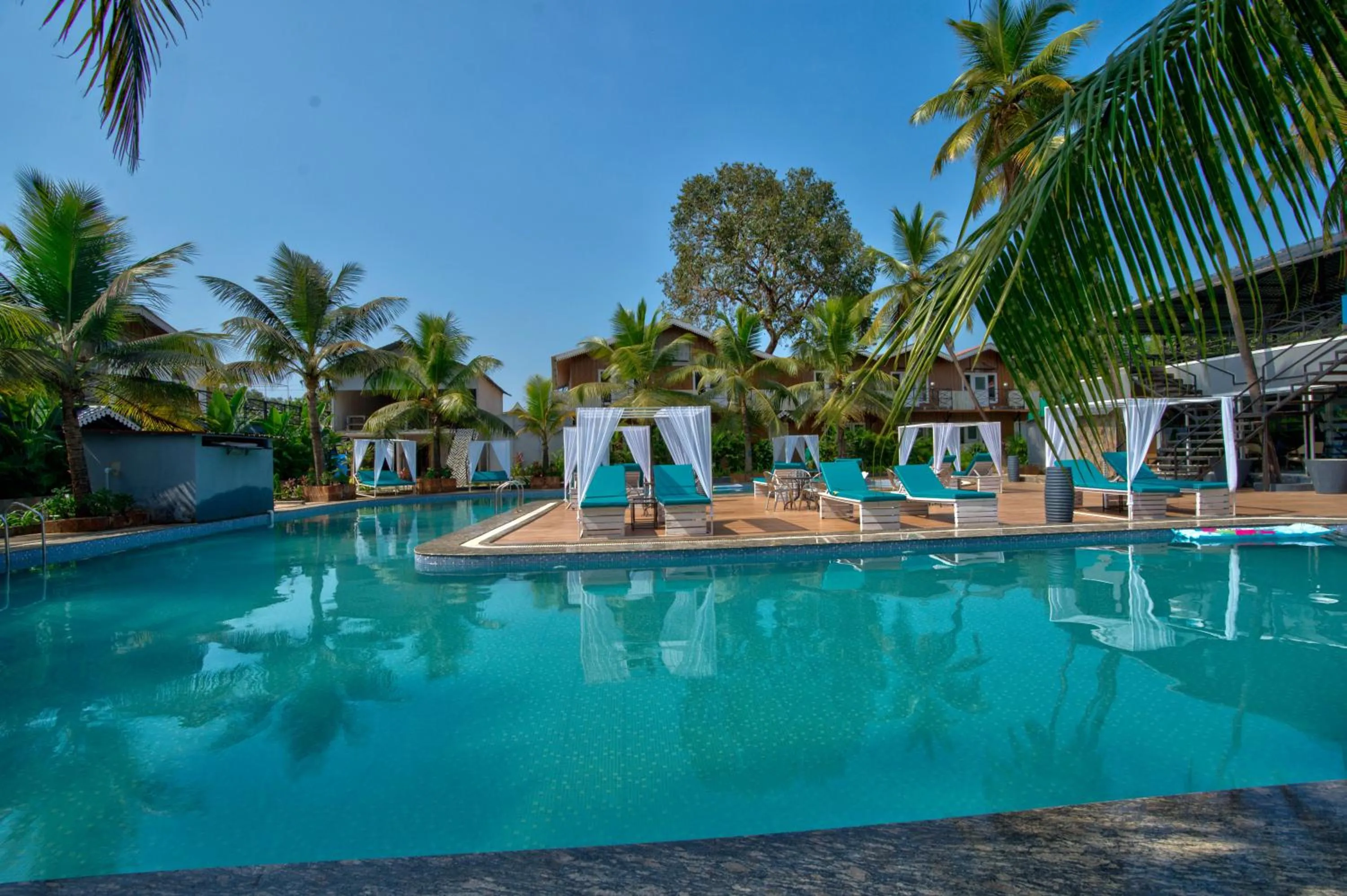 Swimming pool in Raya Resorts