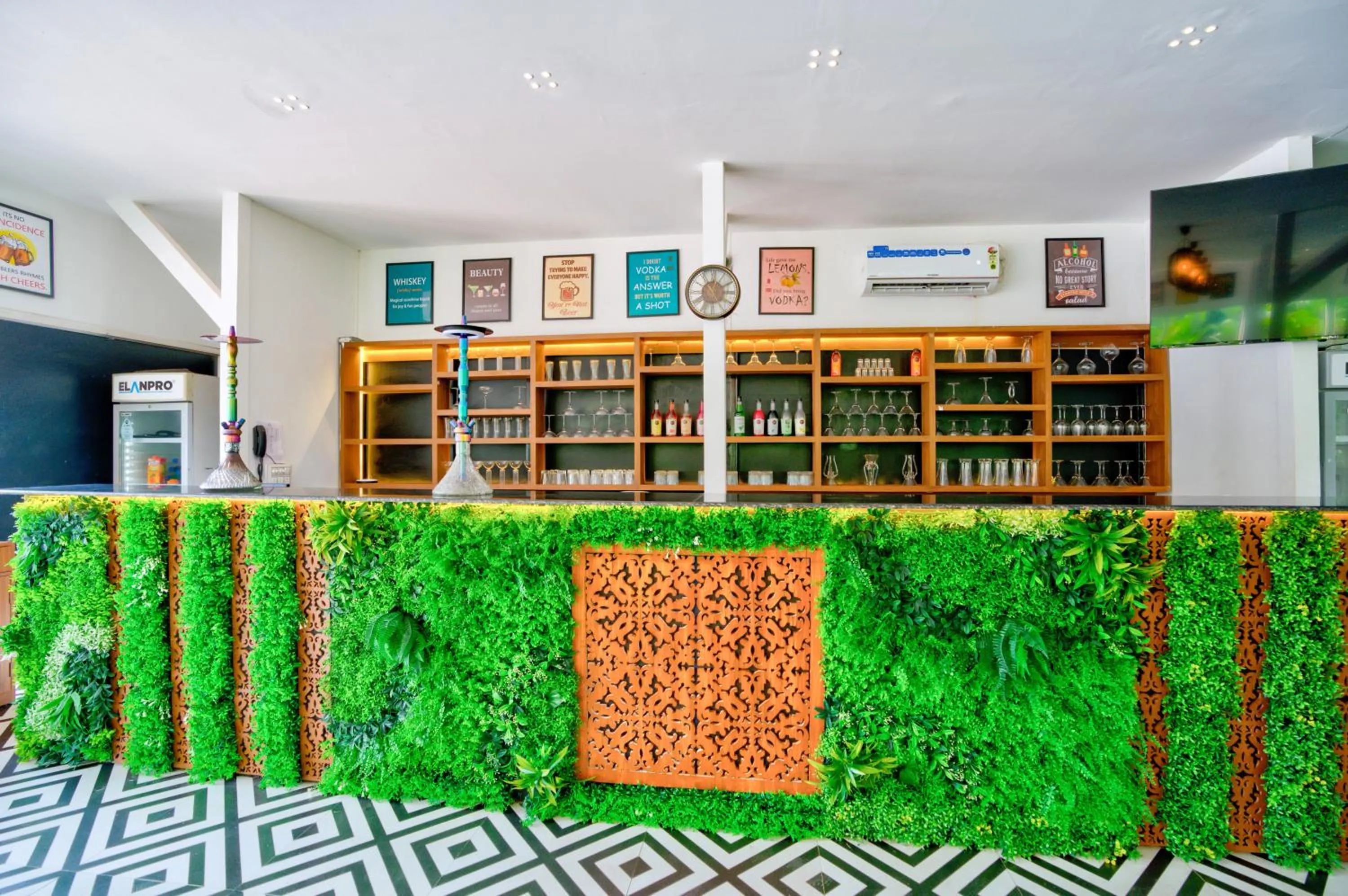 Lounge or bar in Raya Resorts