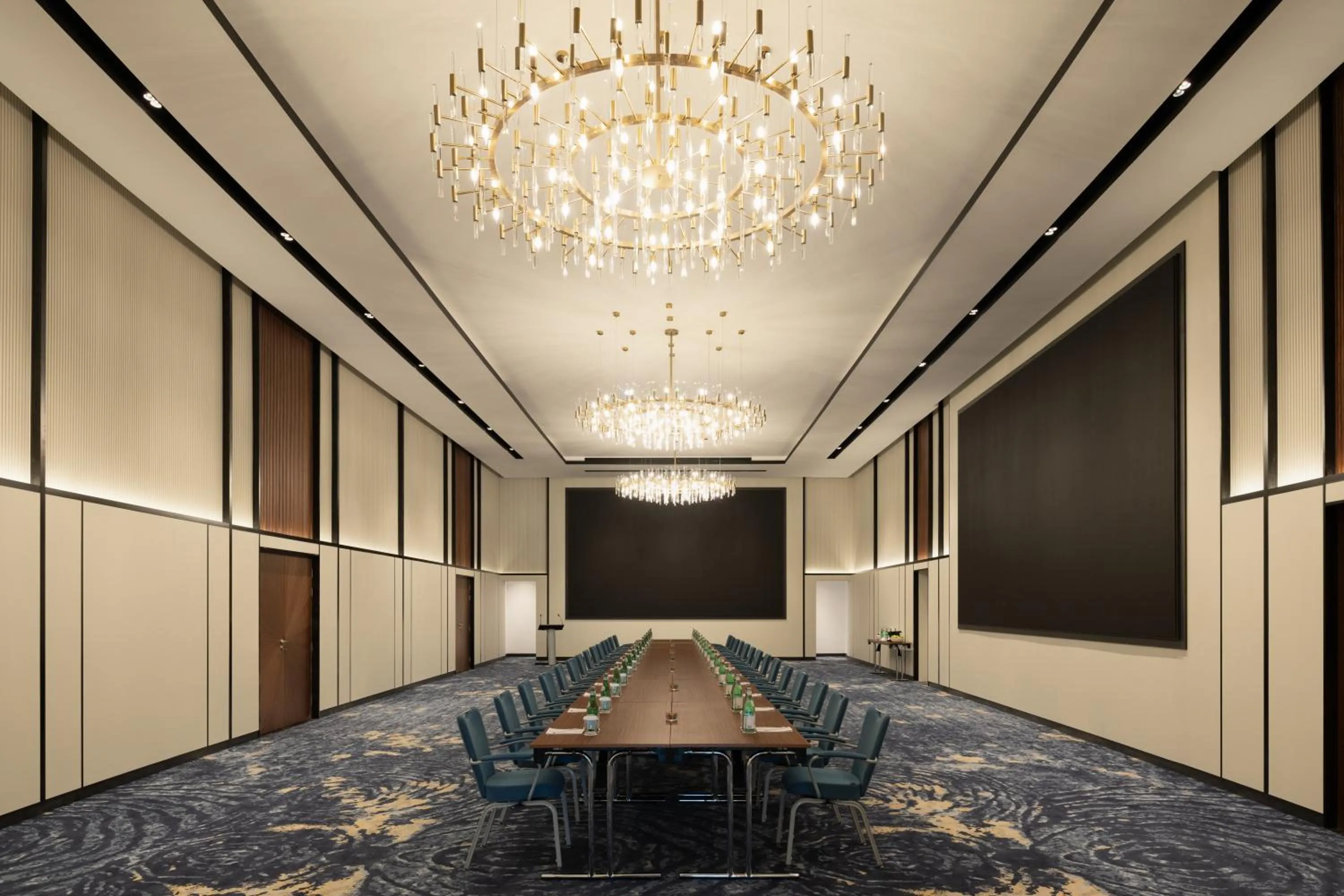Meeting/conference room in Park Inn by Radisson Hotel & Apartments Kuwait