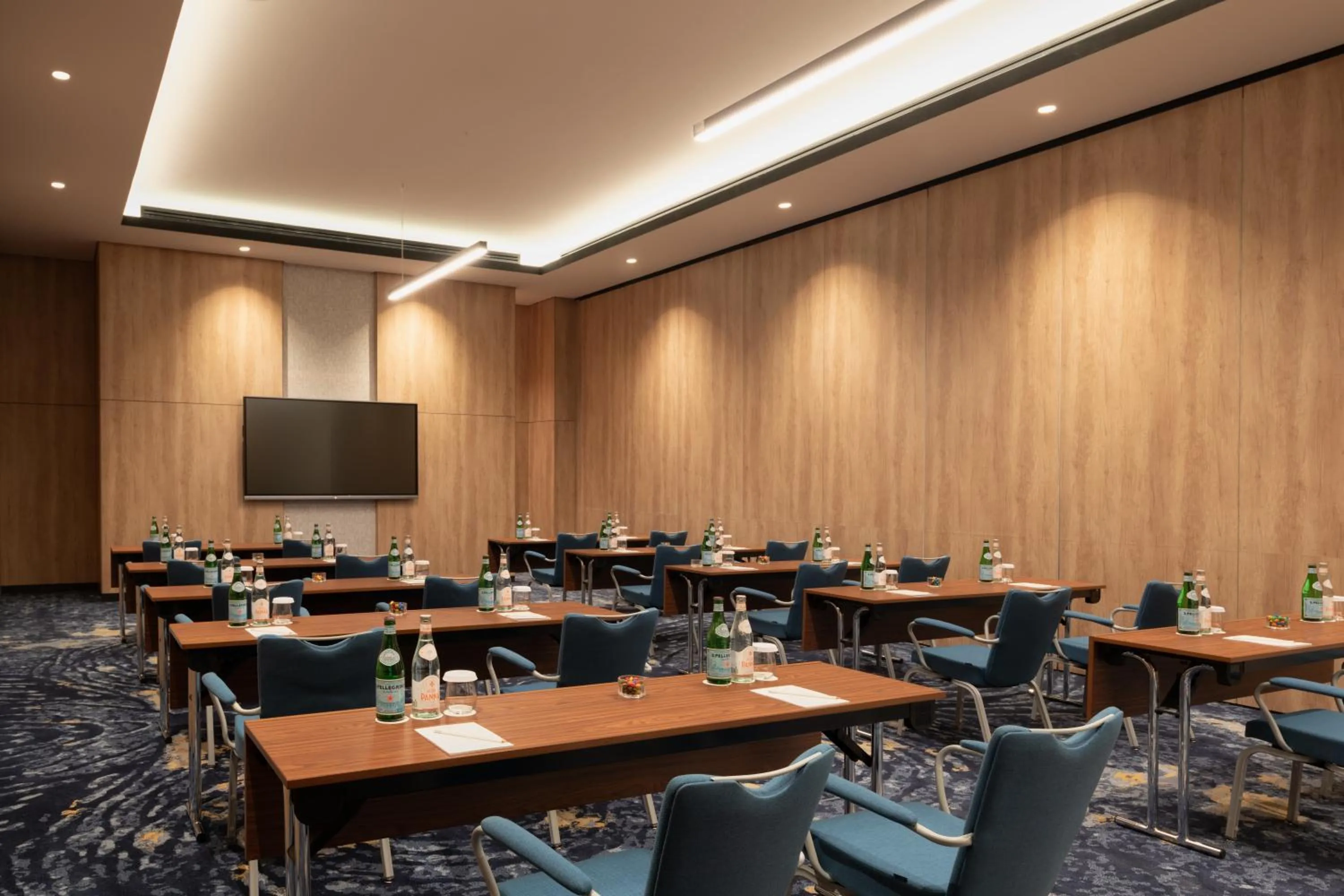 Meeting/conference room in Park Inn by Radisson Hotel & Apartments Kuwait