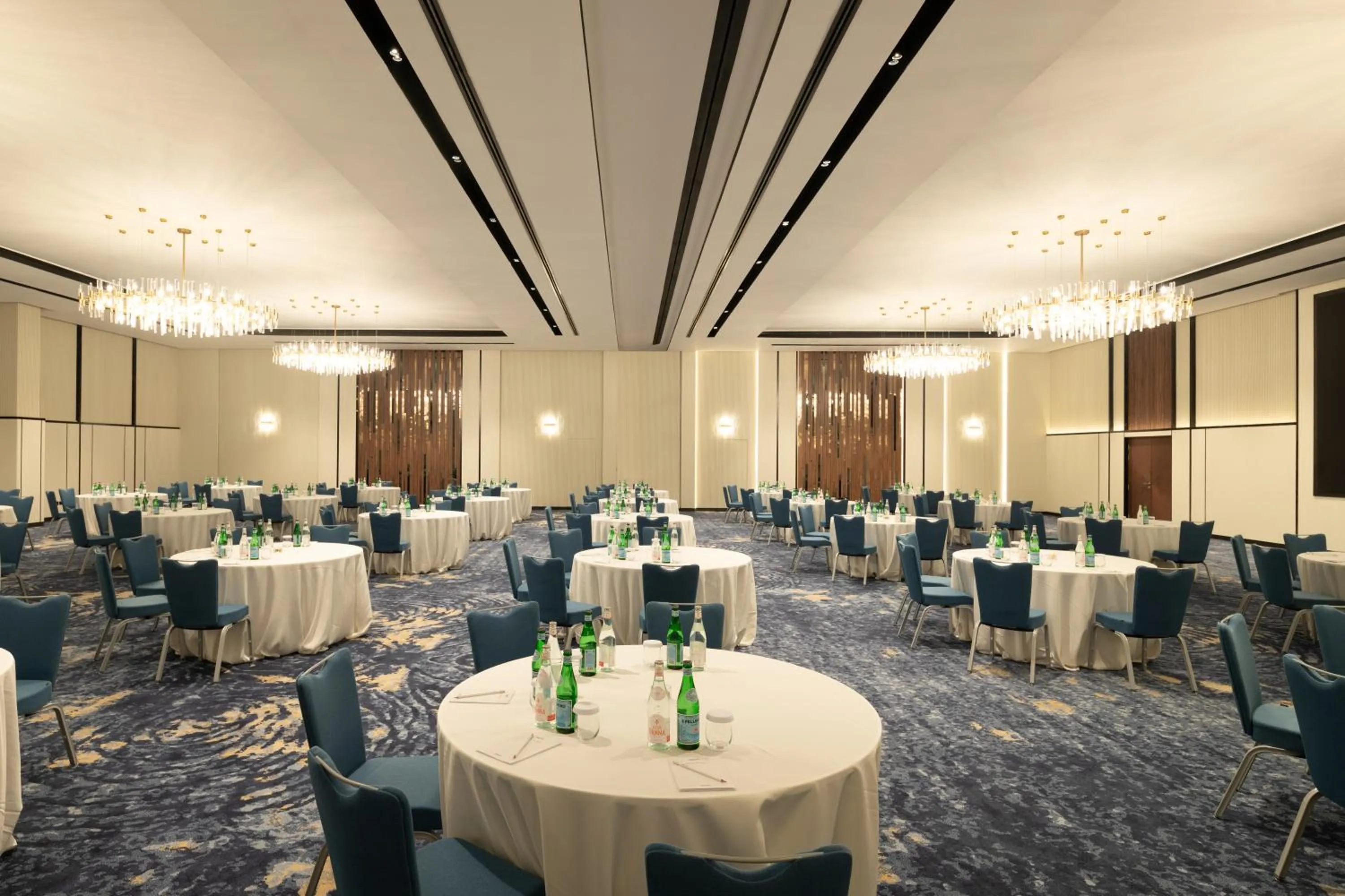 Meeting/conference room in Park Inn by Radisson Hotel & Apartments Kuwait