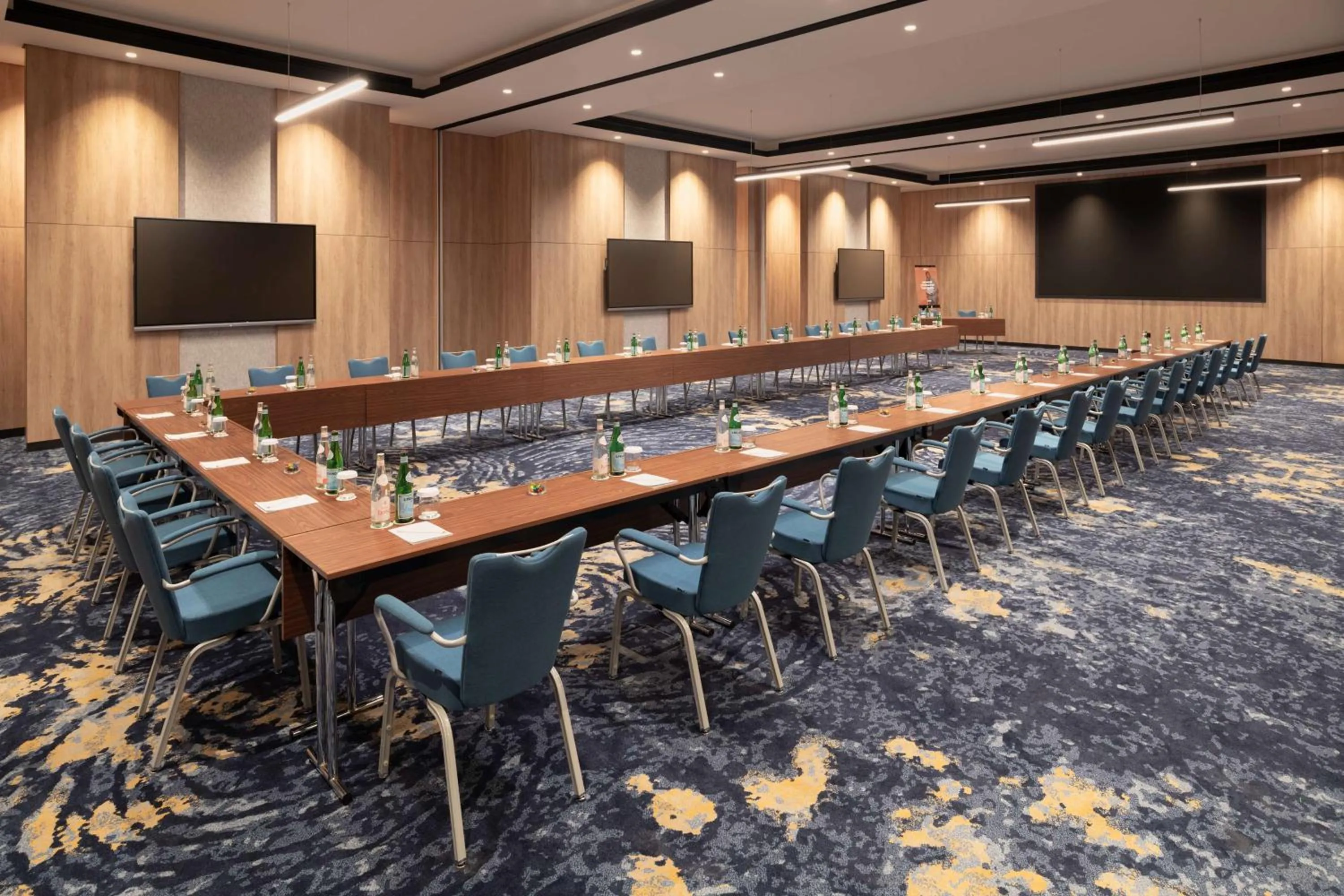 Meeting/conference room in Park Inn by Radisson Hotel & Apartments Kuwait