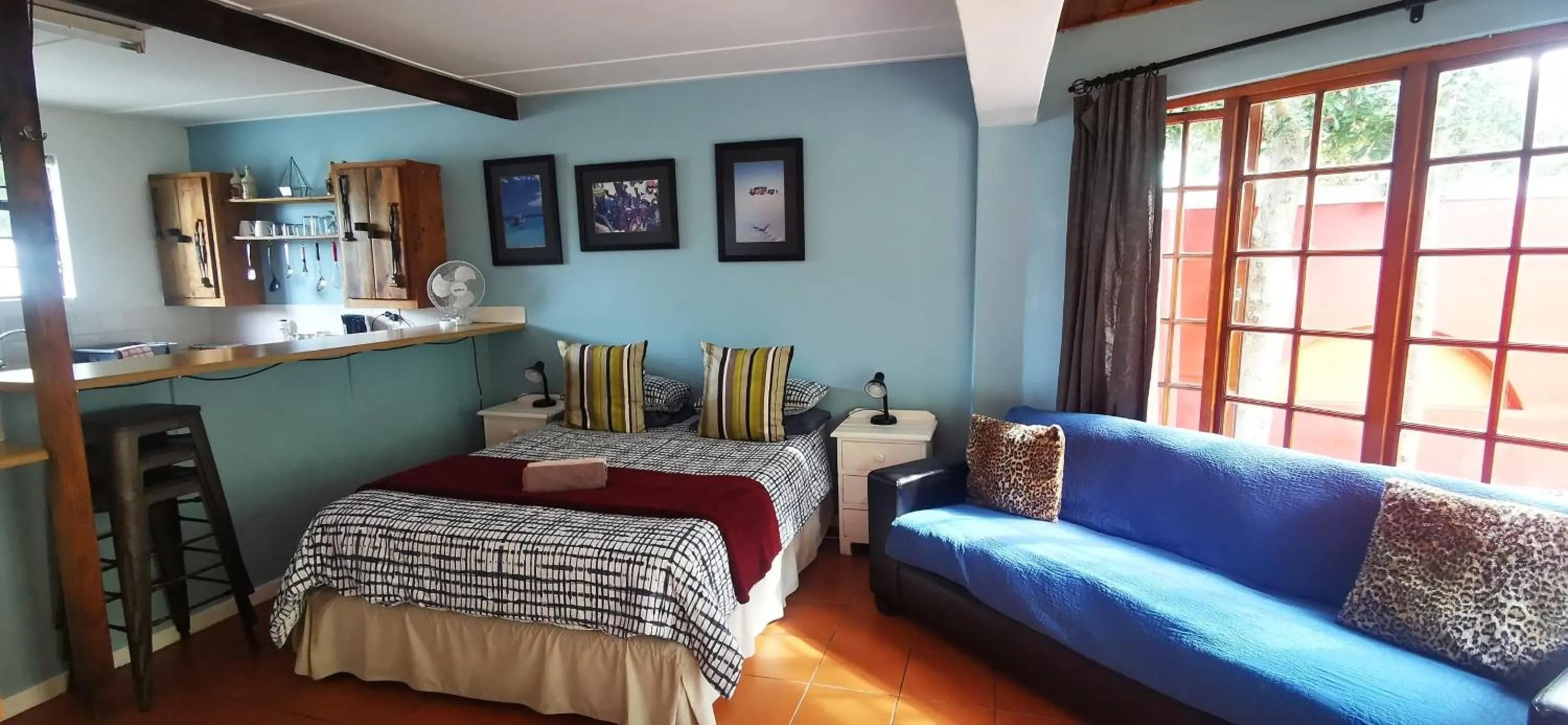 Bedroom, Bed in Hermanus Backpackers & Budget Accommodation