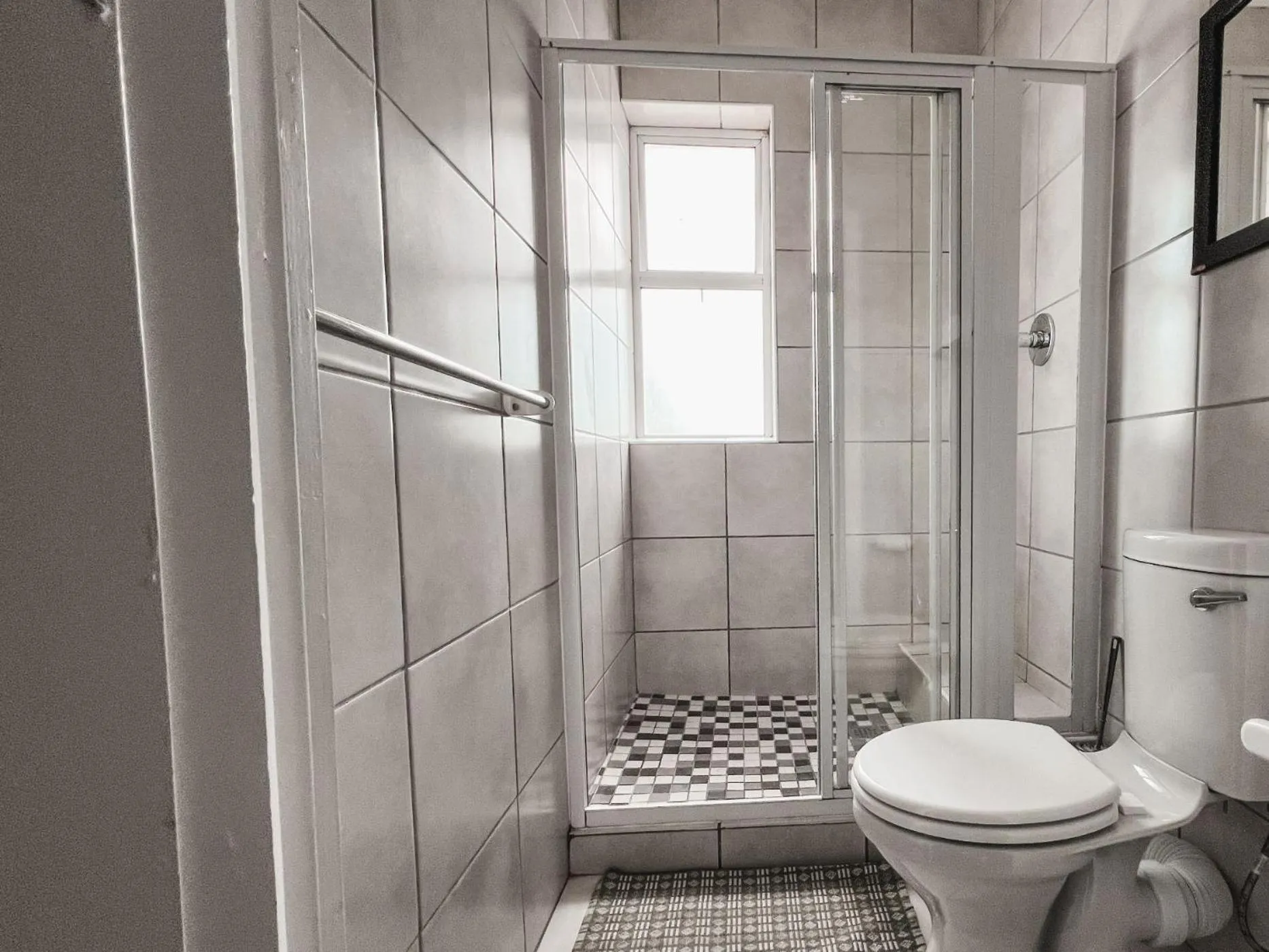 Bathroom in Hermanus Backpackers & Budget Accommodation