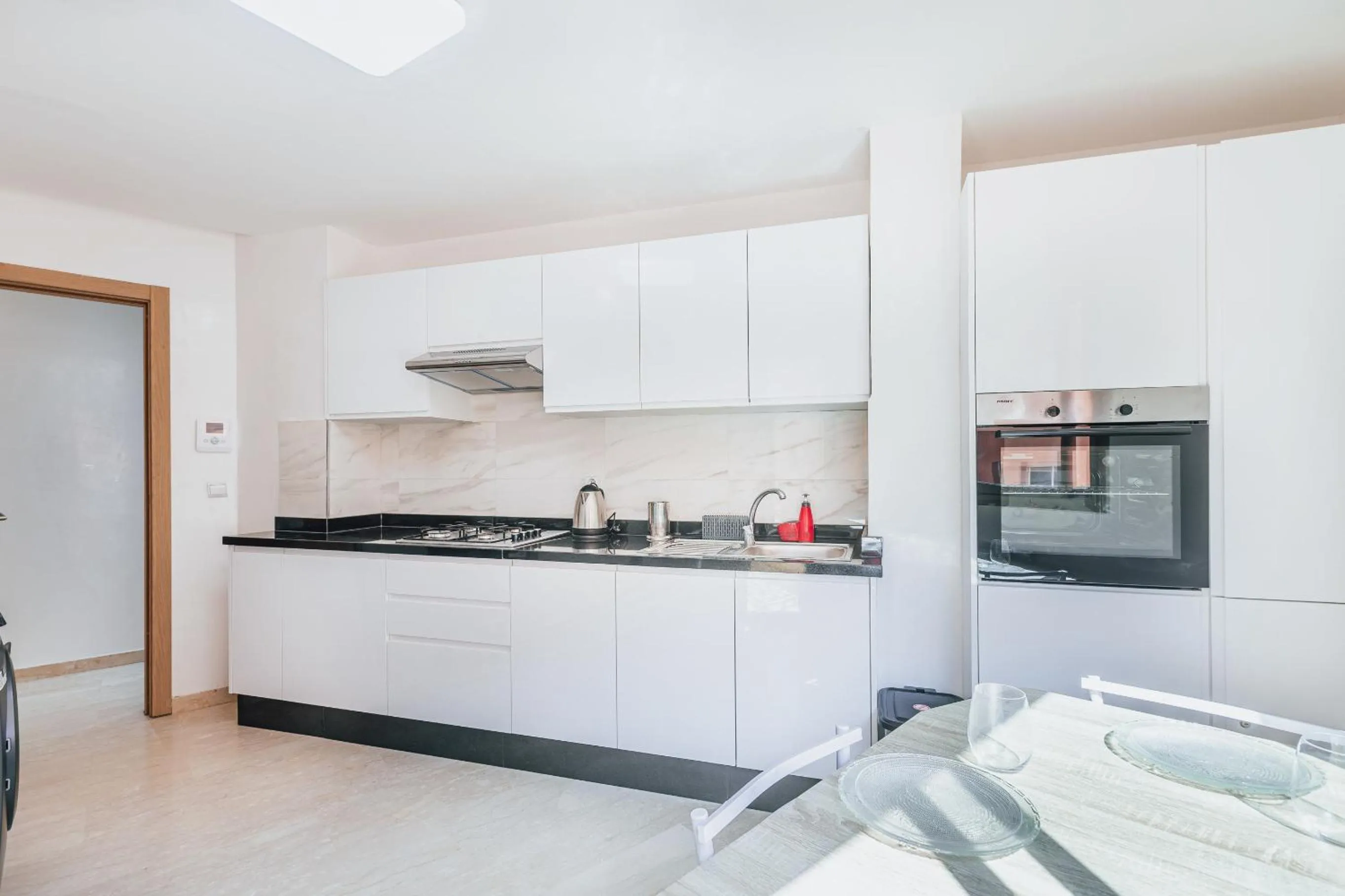 Kitchen or kitchenette in Migdal Gueliz Apart Hôtel