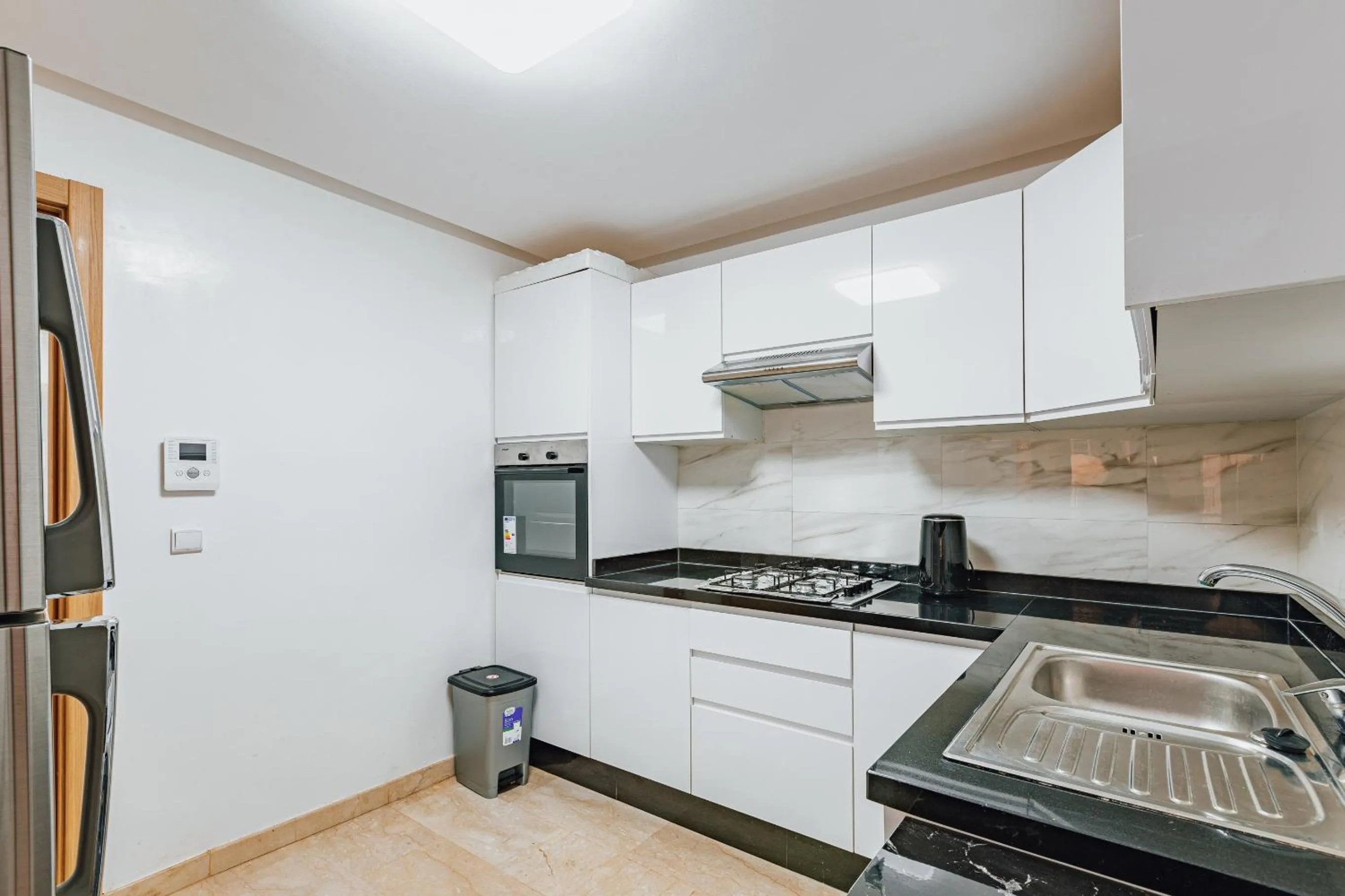 Kitchen or kitchenette in Migdal Gueliz Apart Hôtel