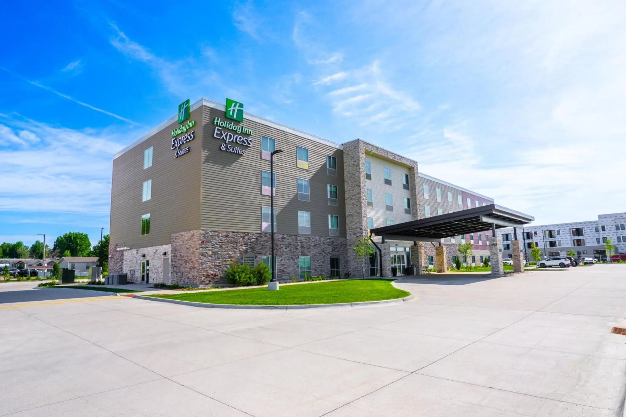 Property building in Holiday Inn Express & Suites Cedar Rapids NE - Marion by IHG